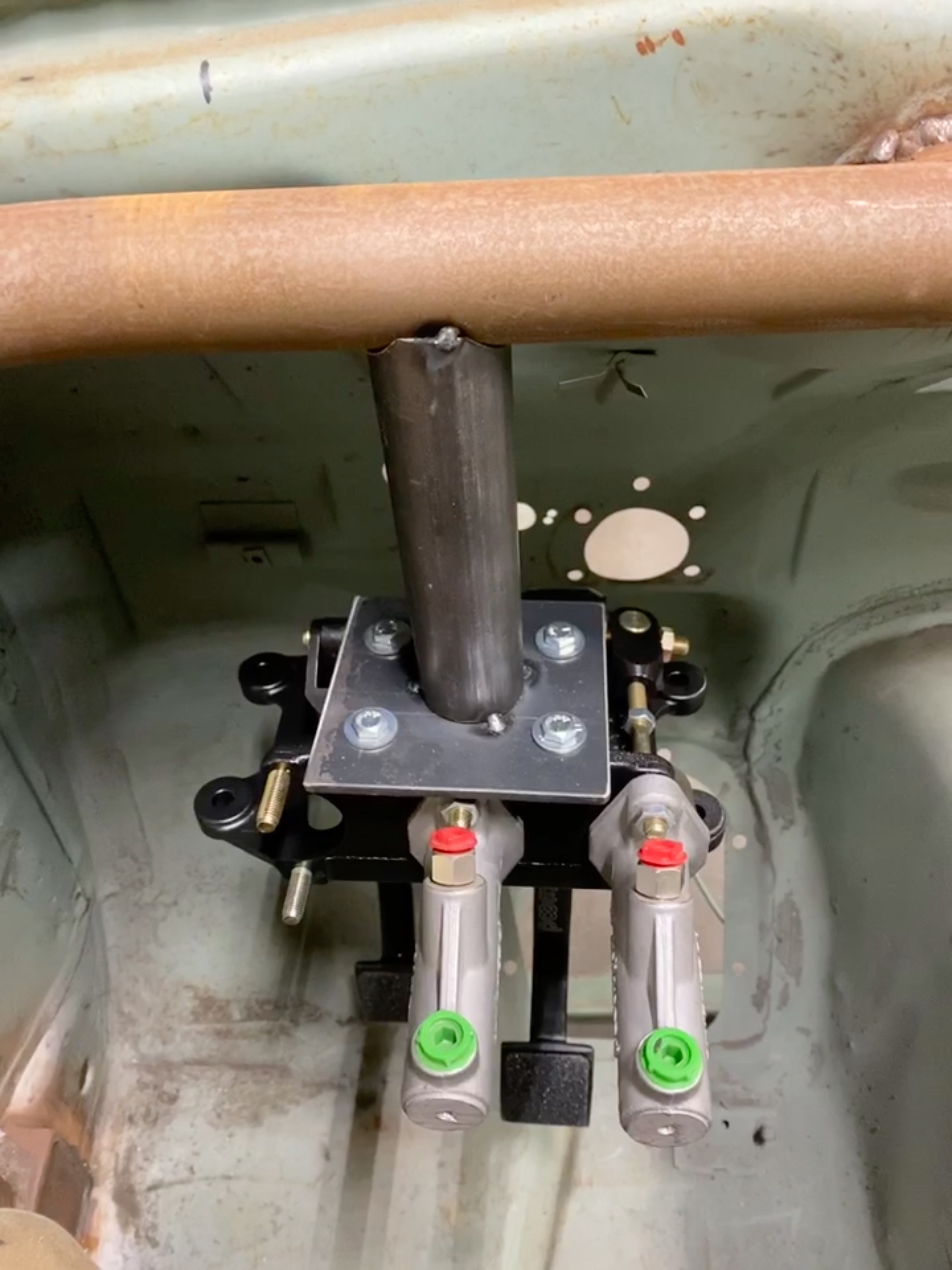 Hanging pedals sorcery