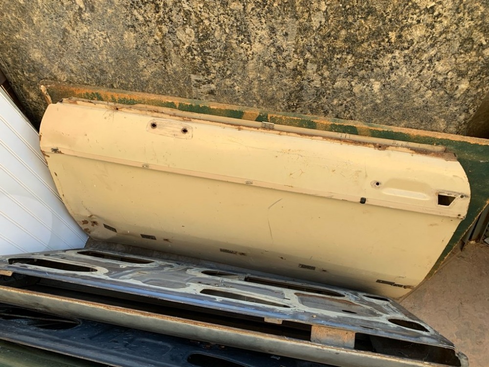 Fenders, trunk lid, doors, rocker trim, and more! ﻿ BMW 2002 and Neue