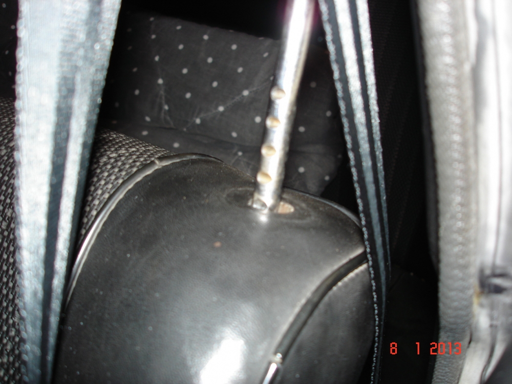 Removing Early 02 Headrest. How To? - BMW 2002 and other '02 - 2002FAQ