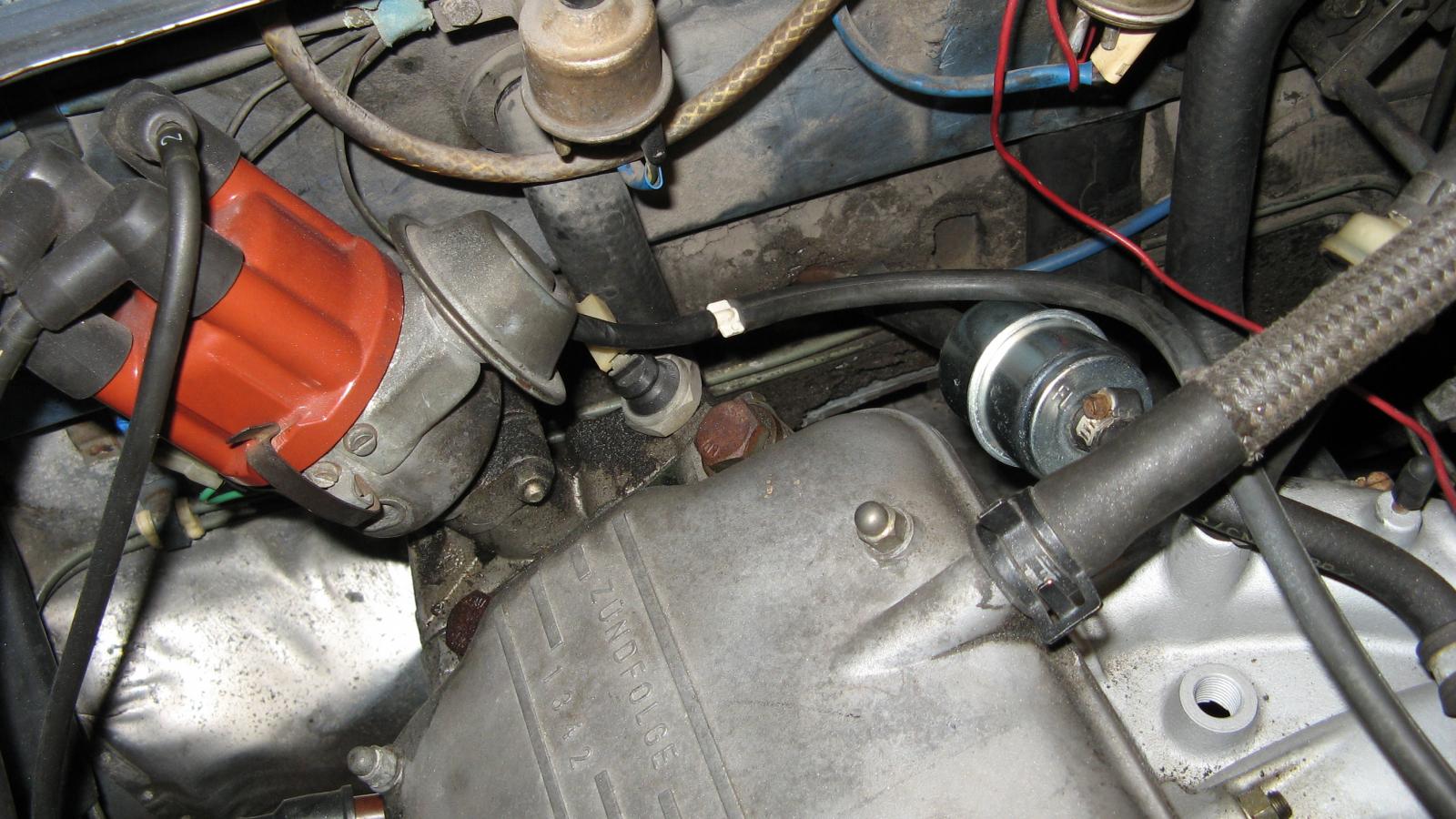 Trouble Understanding Fuel/vacuum Lines ﻿ BMW 2002 and other '02