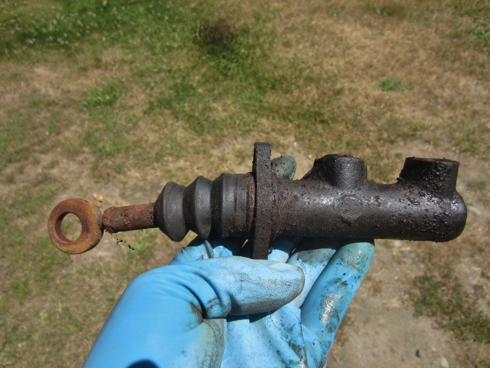 Clutch Master and Slave Cylinders ﻿ BMW 2002 and other '02