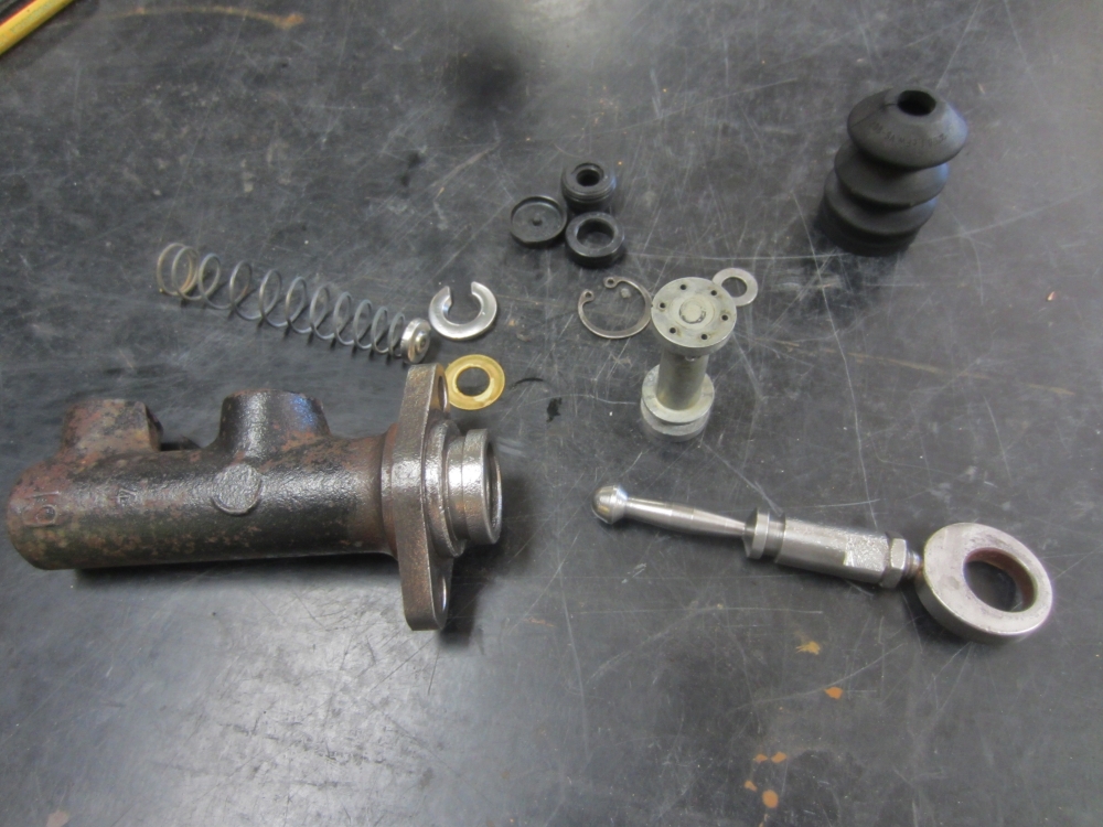 Clutch Master and Slave Cylinders ﻿ BMW 2002 and other '02