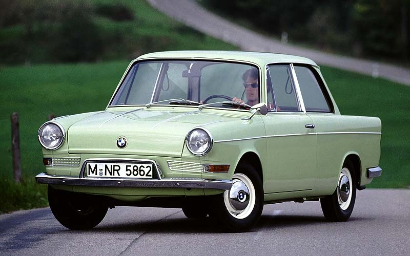 BMW 700