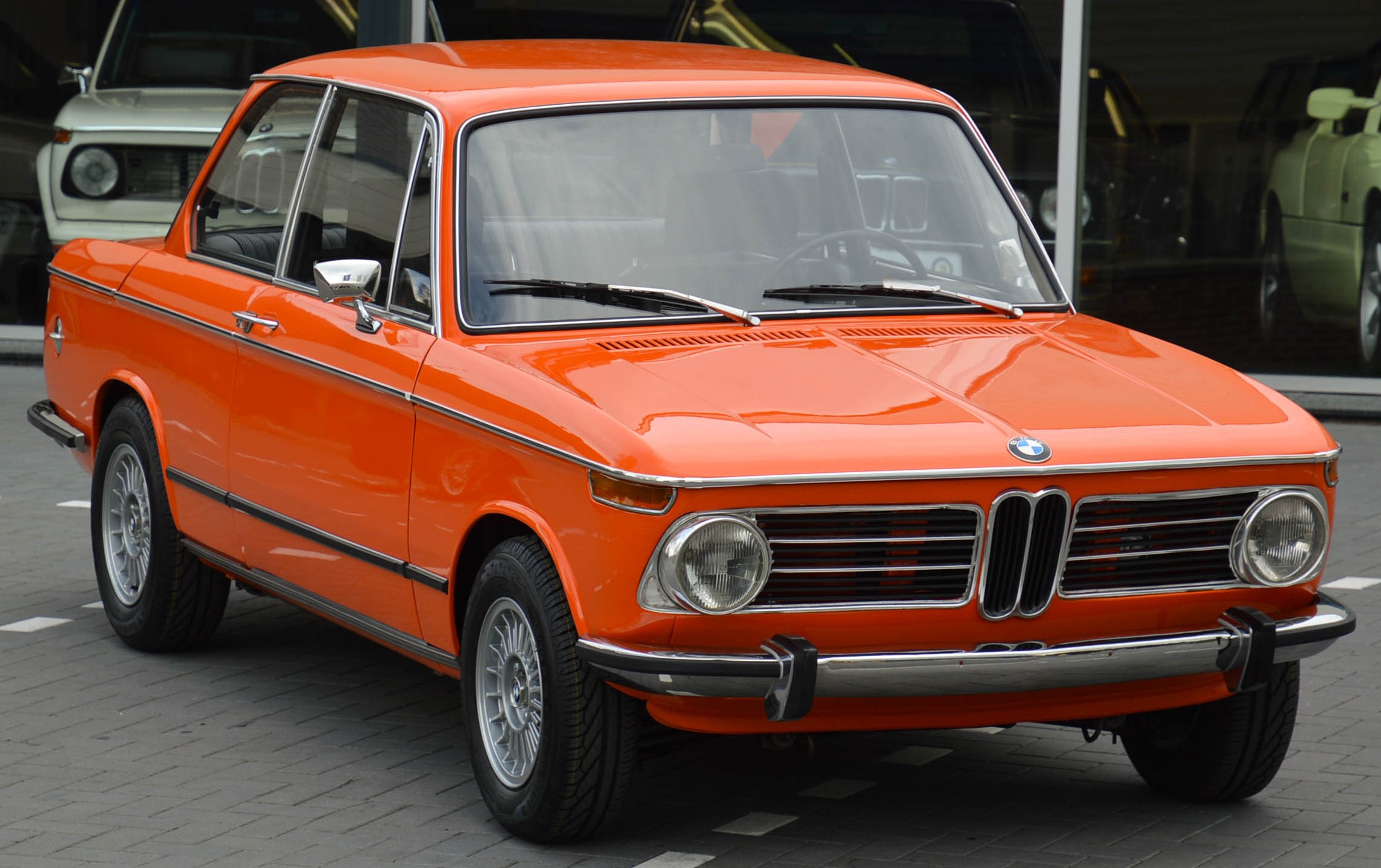Bimmer goes apart - BMW 2002 Roundie 1973 Overhaul - 2002FAQ