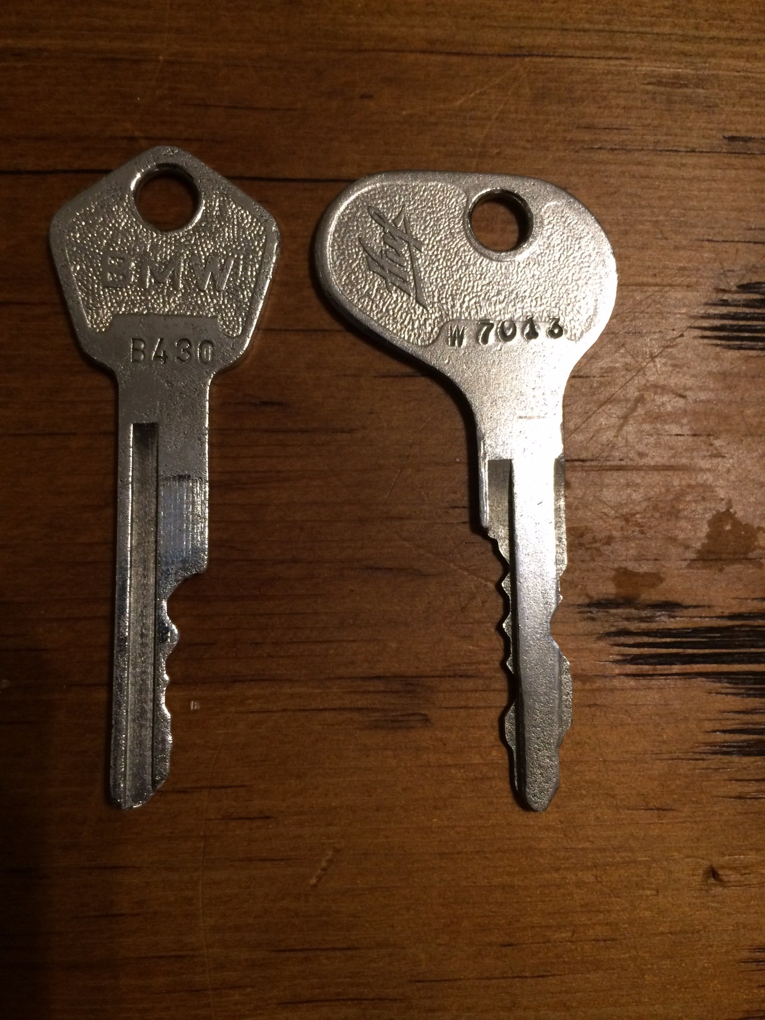 Two trunk key questions - BMW 2002 and other '02 - 2002FAQ