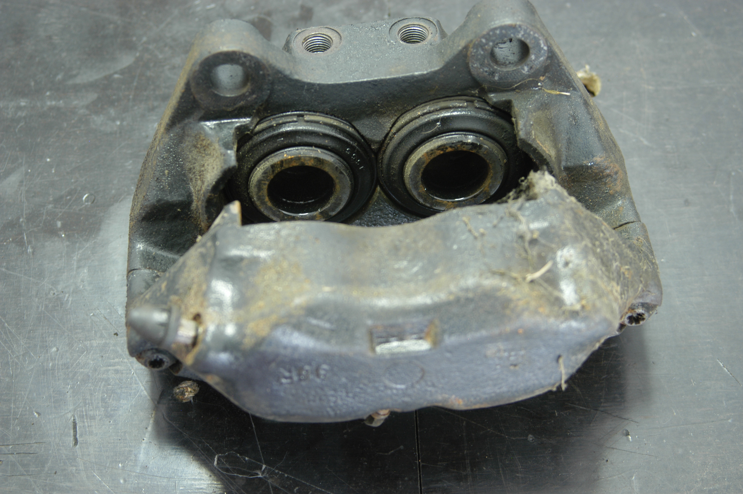 2002 Tii Calipers Rebuilding but found some differences ﻿ BMW 2002