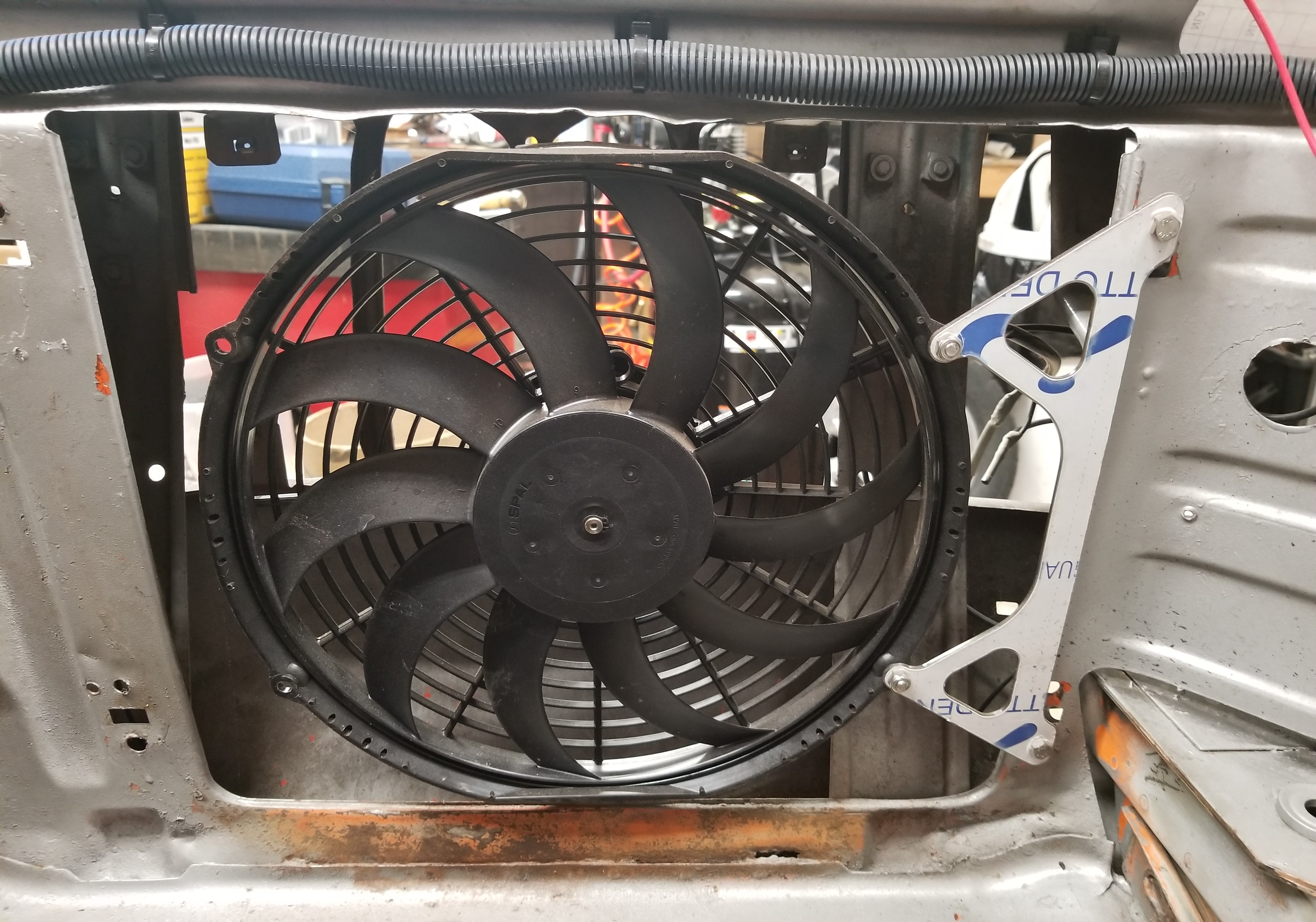 Electric fan size and installation pictures ﻿ BMW 2002 and other '02