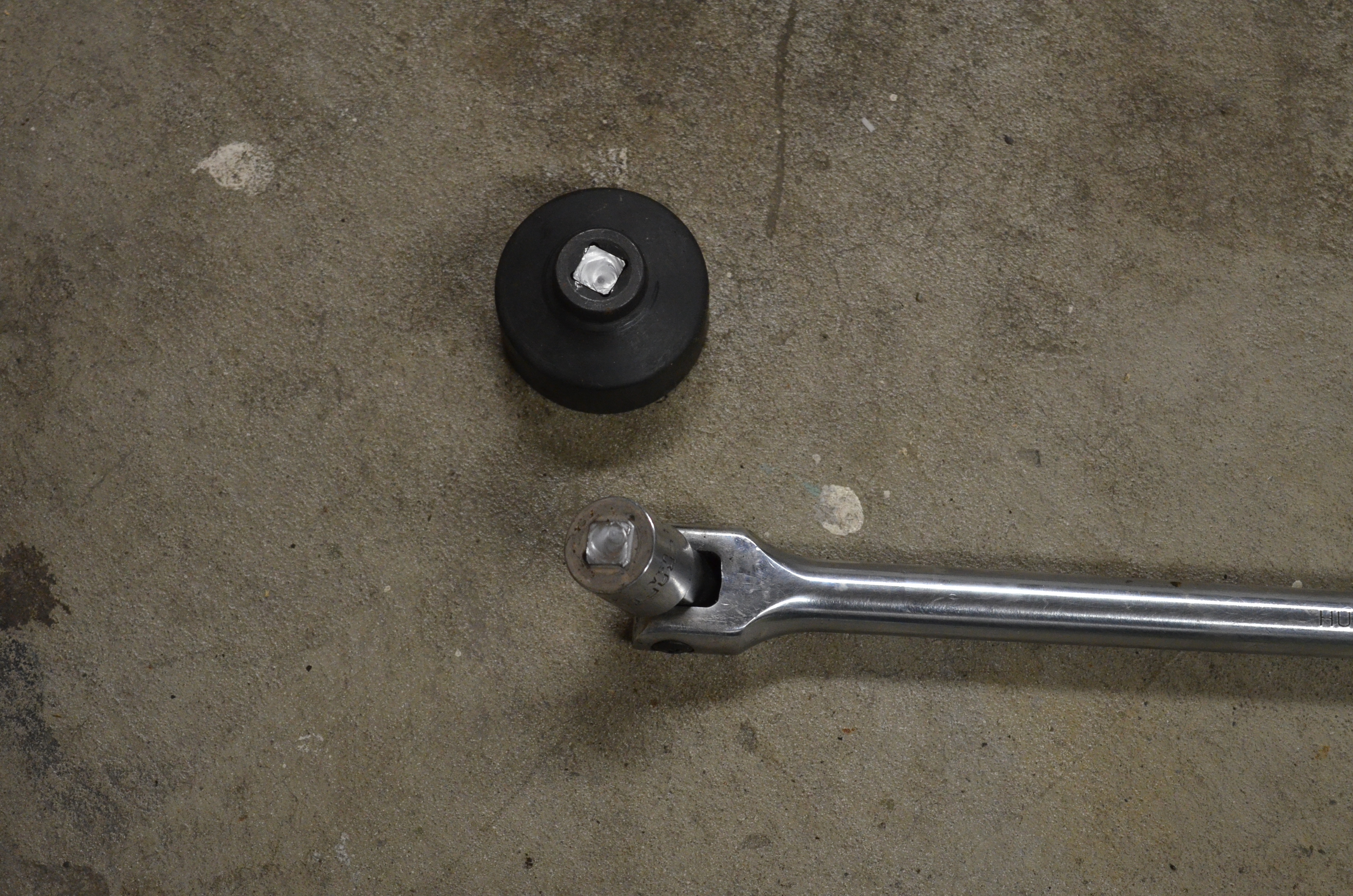 Rear Axle crown bolt removal Somebody used loctite???? ﻿ BMW 2002 and other '02