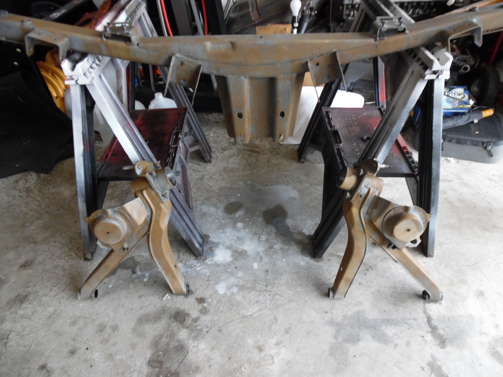 Sandblasting rear trailing arms |﻿ BMW 2002 and other '02
