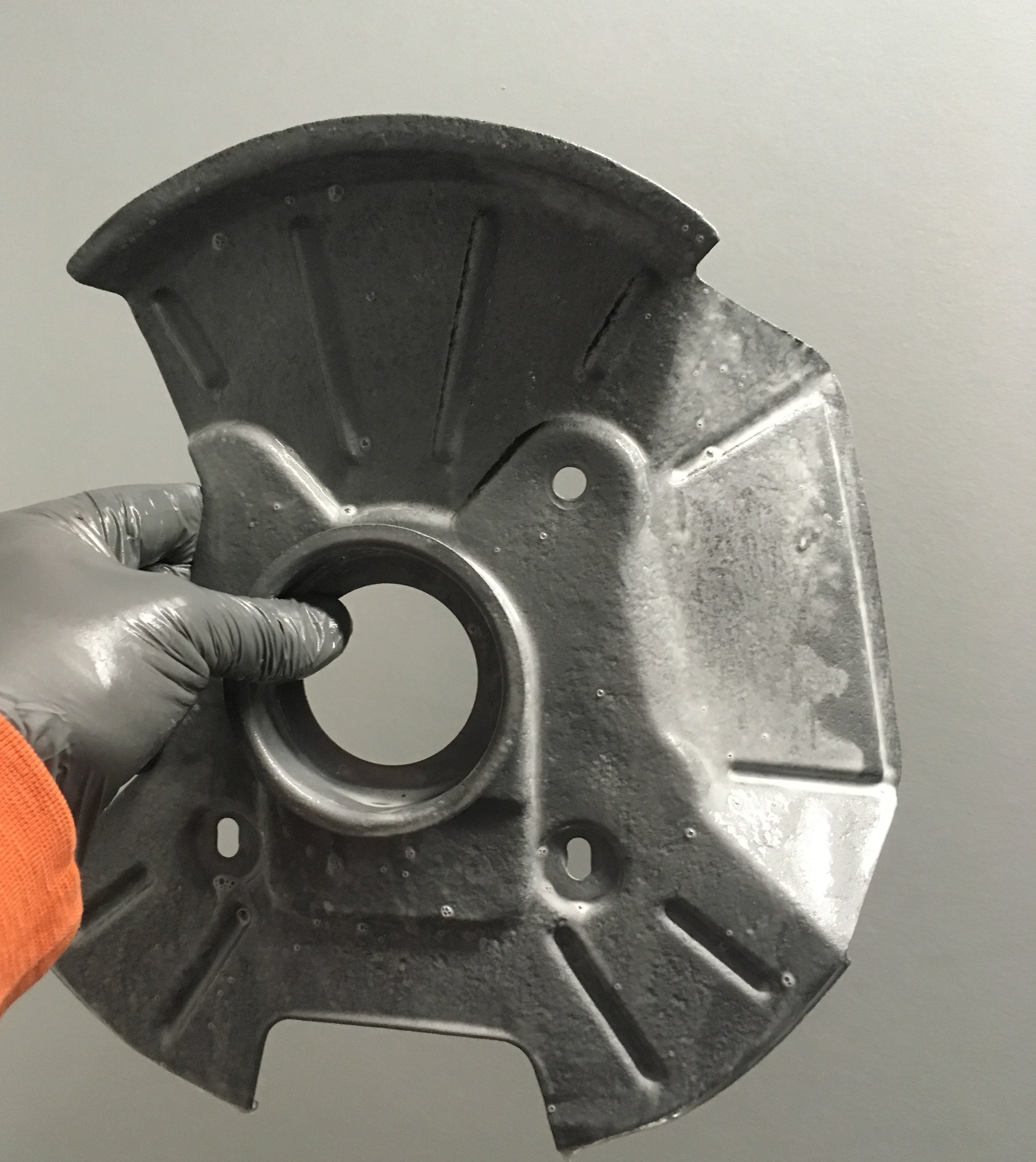 WTT Alpina Brake dust shield with airduct vs. ti(i) ﻿ BMW 2002 and