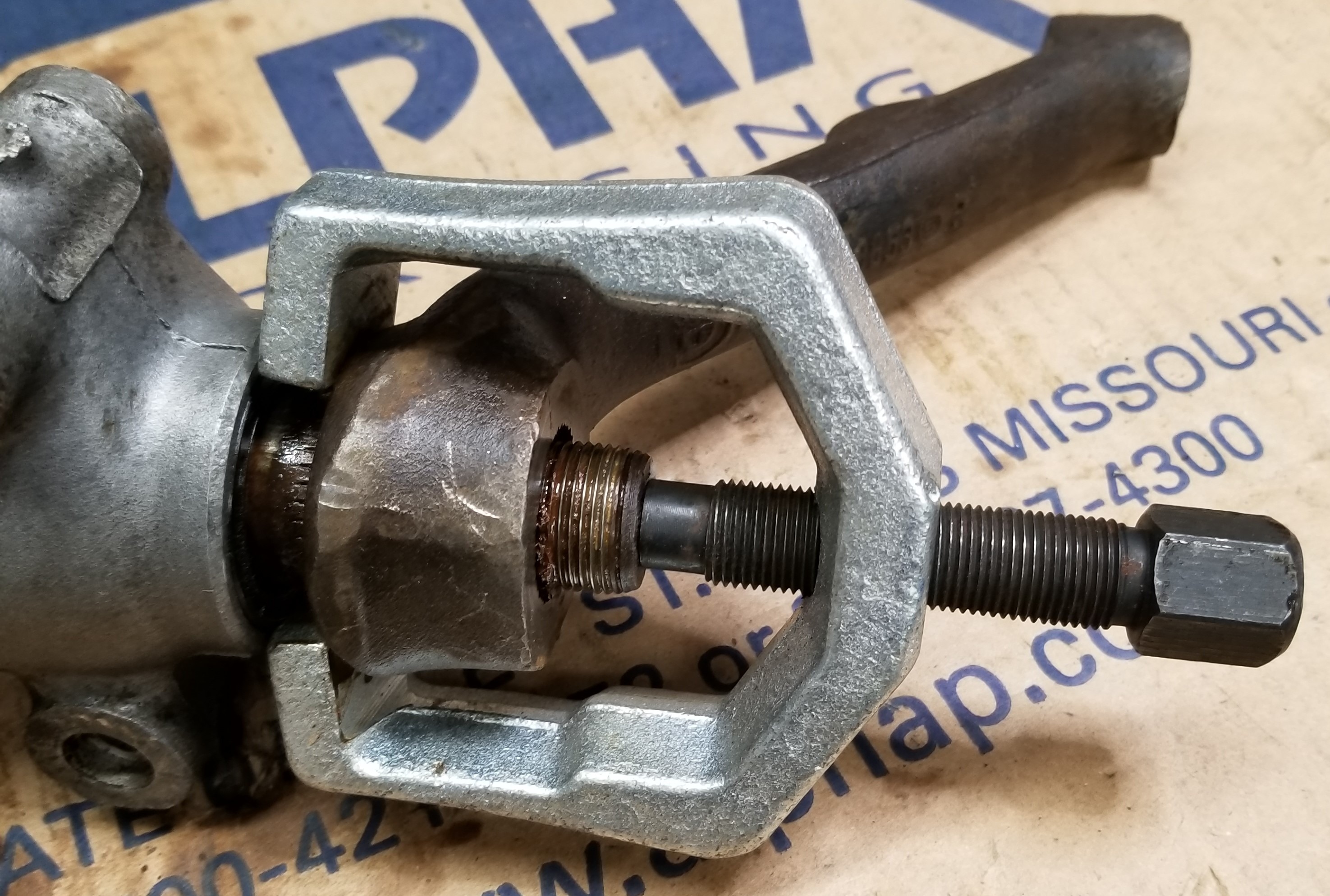 Steering drop arm removal ﻿ BMW 2002 and other '02