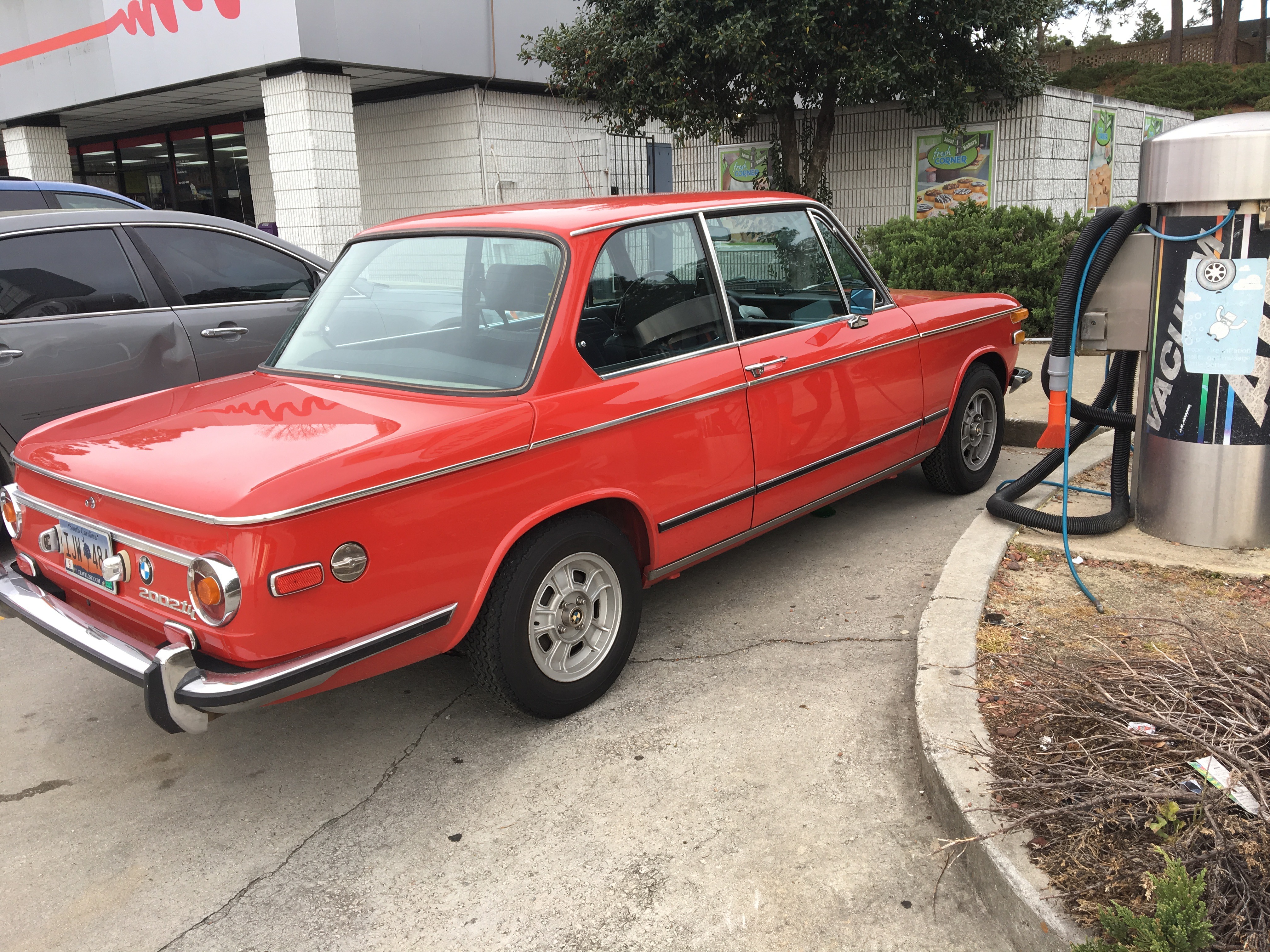 Korman Open House ﻿ BMW 2002 and other '02