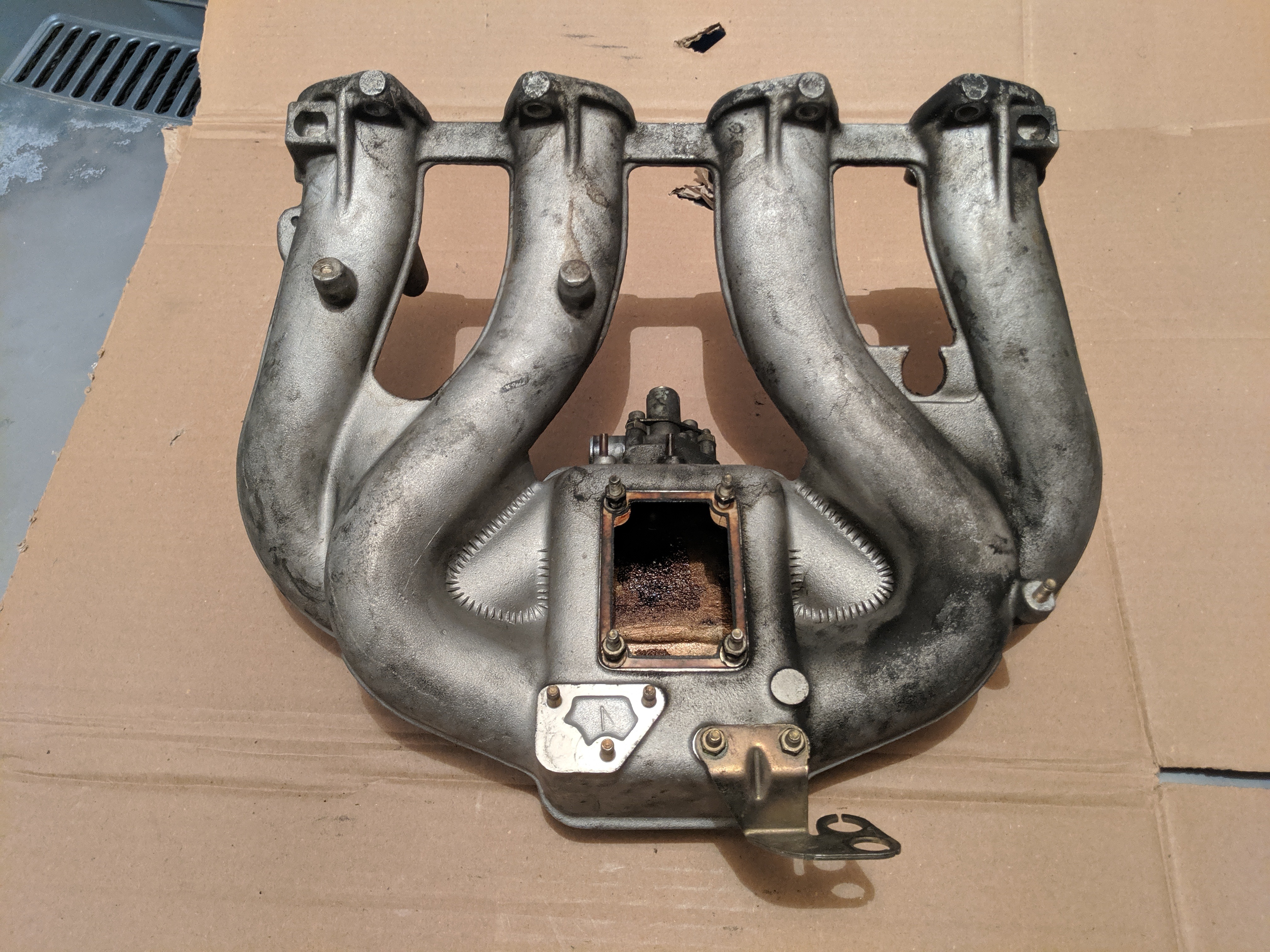 E30 M10 EFI Intake manifolds and fuel rails ﻿ Miscellaneous