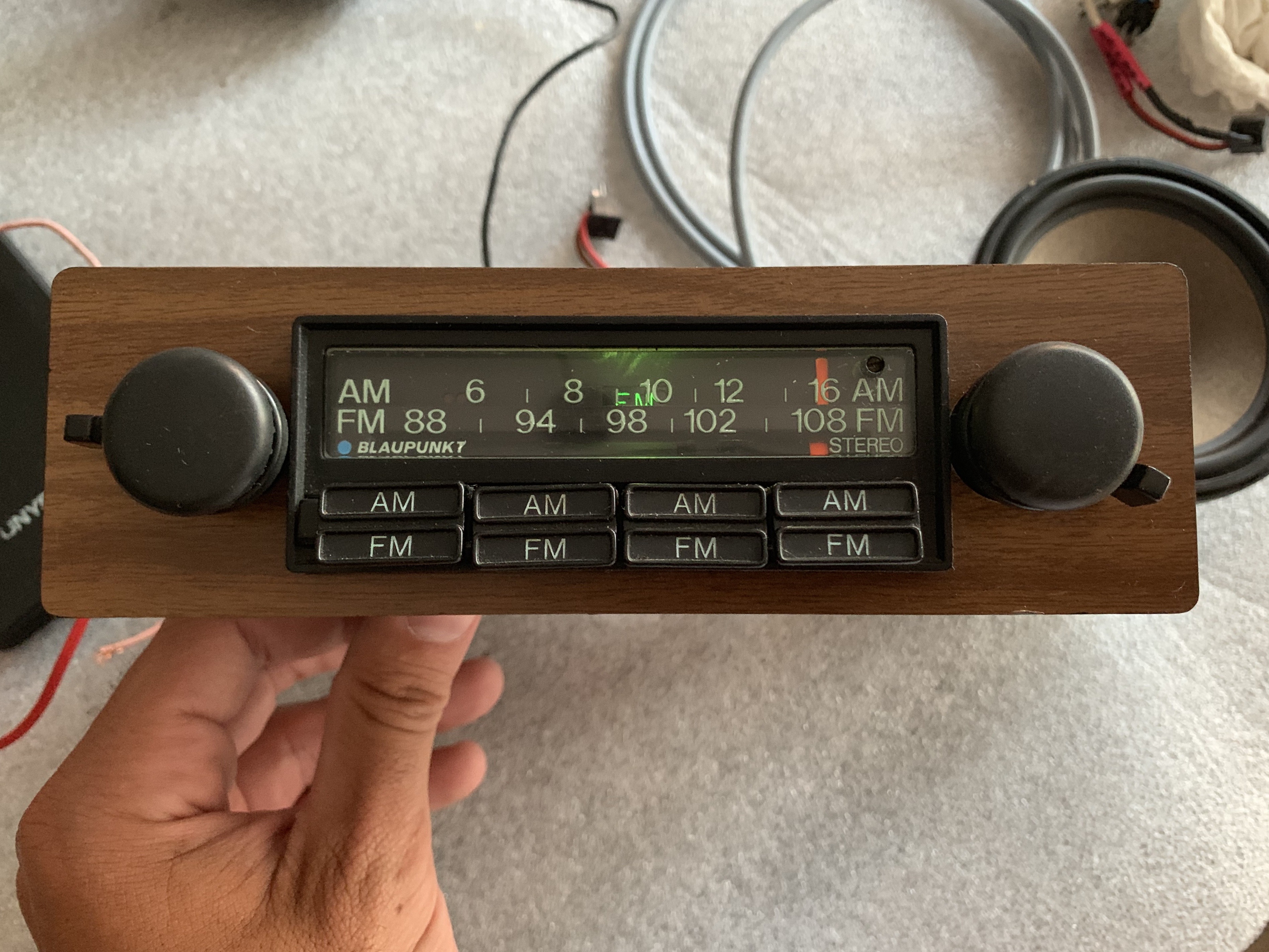 BMW Radios for sale 19741979 ﻿ BMW 2002 and Neue Klasse Parts For Sale