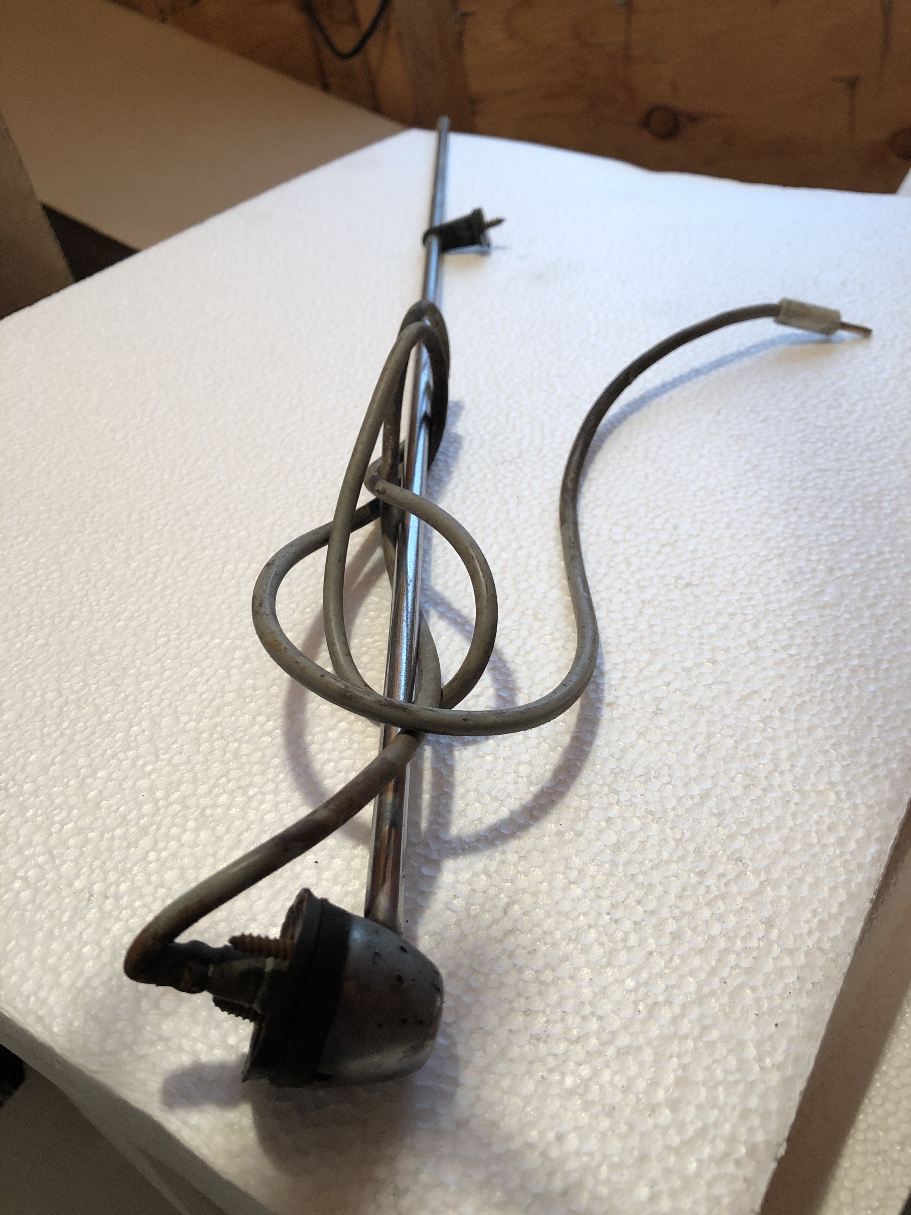 Radio Antenna BMW 2002 and Neue Klasse Parts For Sale BMW 2002 FAQ