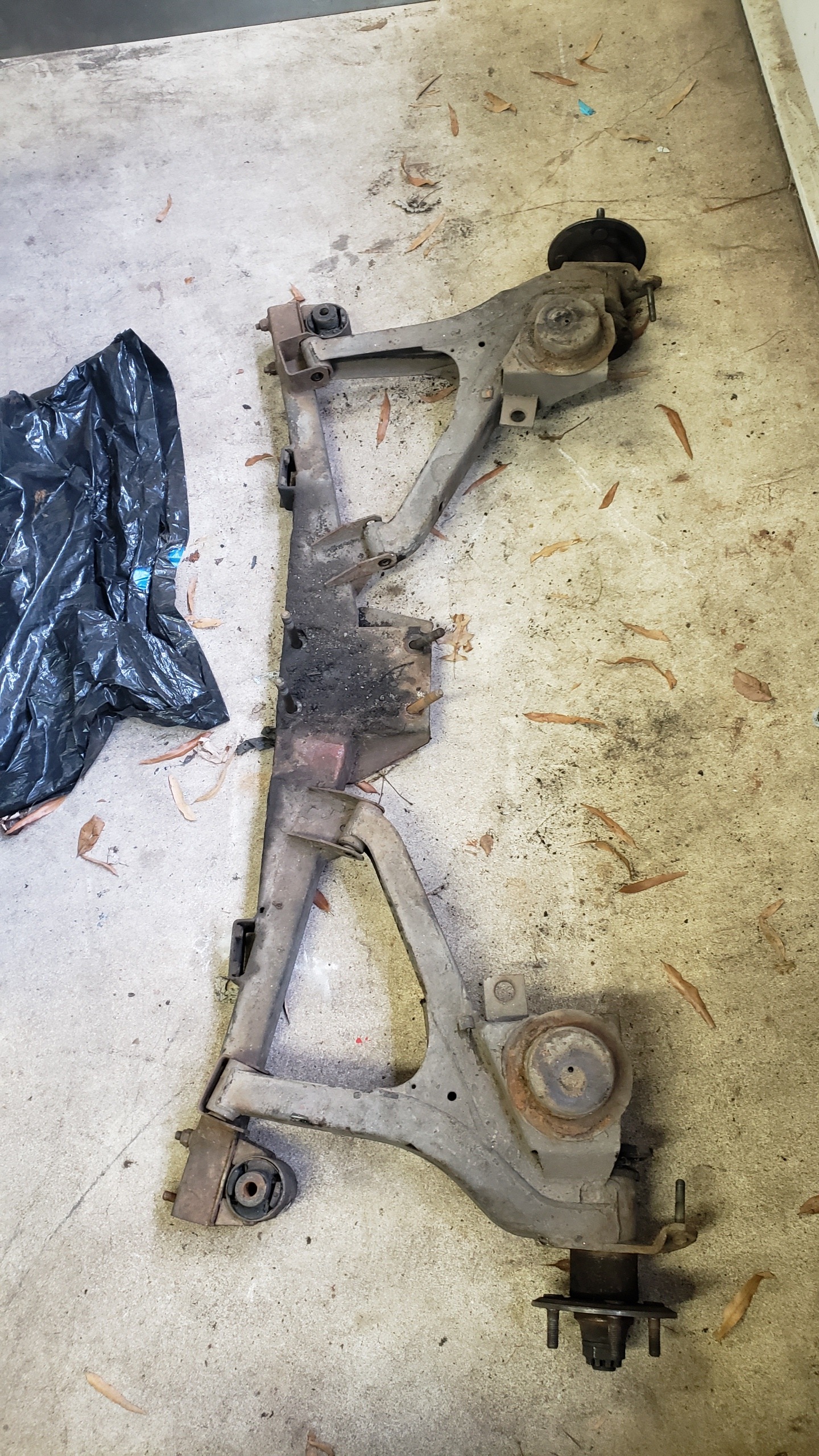 Rear subframe and trailing arms - Miscellaneous - 2002FAQ