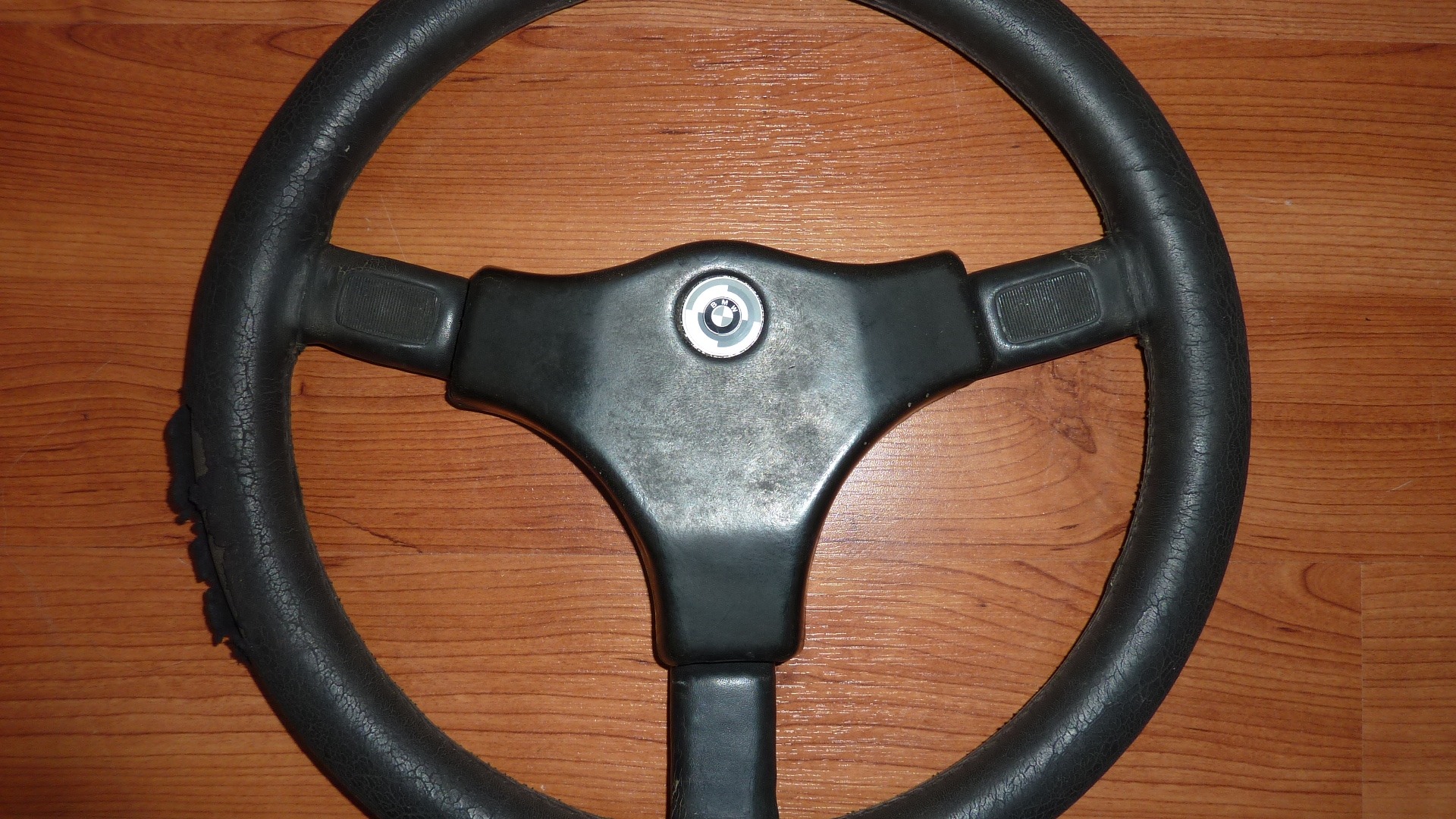 BMW Motorsport steering wheel 2002 E21 3,0CSL ﻿ BMW 2002 and Neue