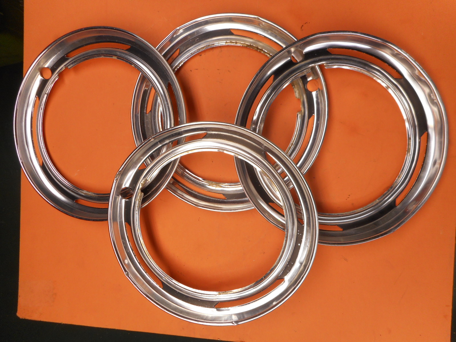 Wheel Trim Rings - BMW 2002 and other '02 - 2002FAQ