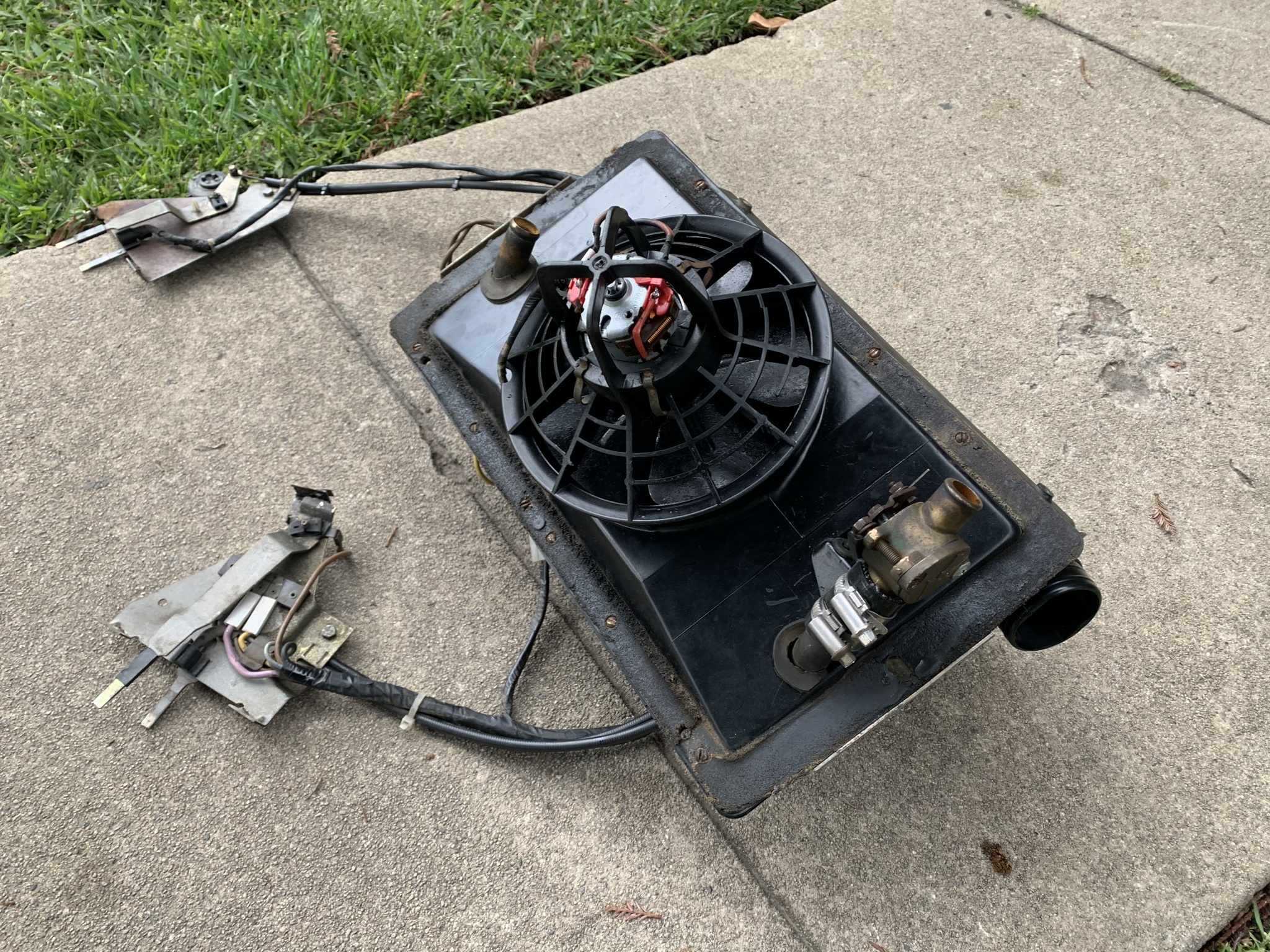New Heater Blower Motor Turns Backwards ﻿ BMW 2002 and other '02