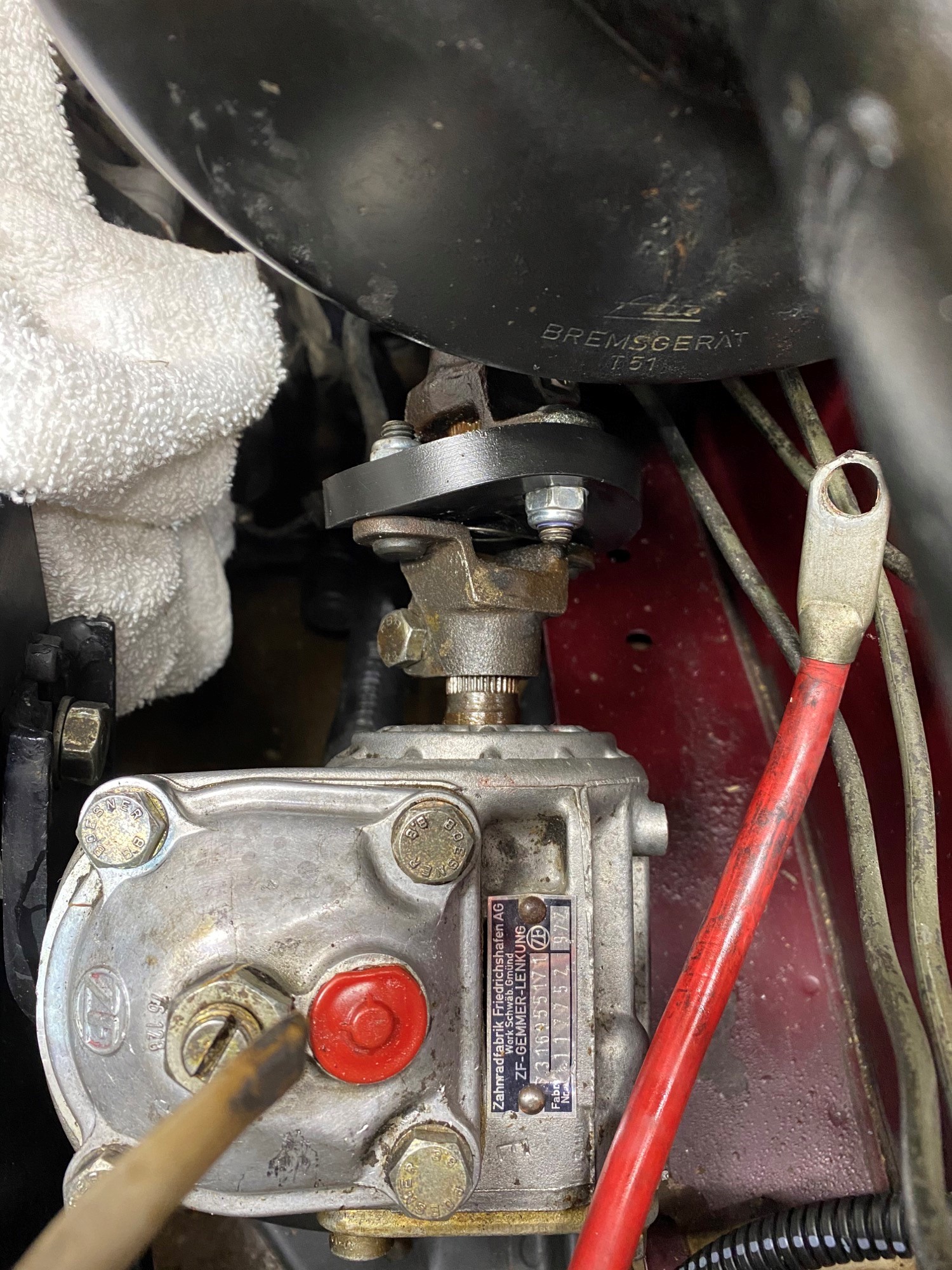 Acceptable deflection in gearbox steering flex disc? BMW 2002 and