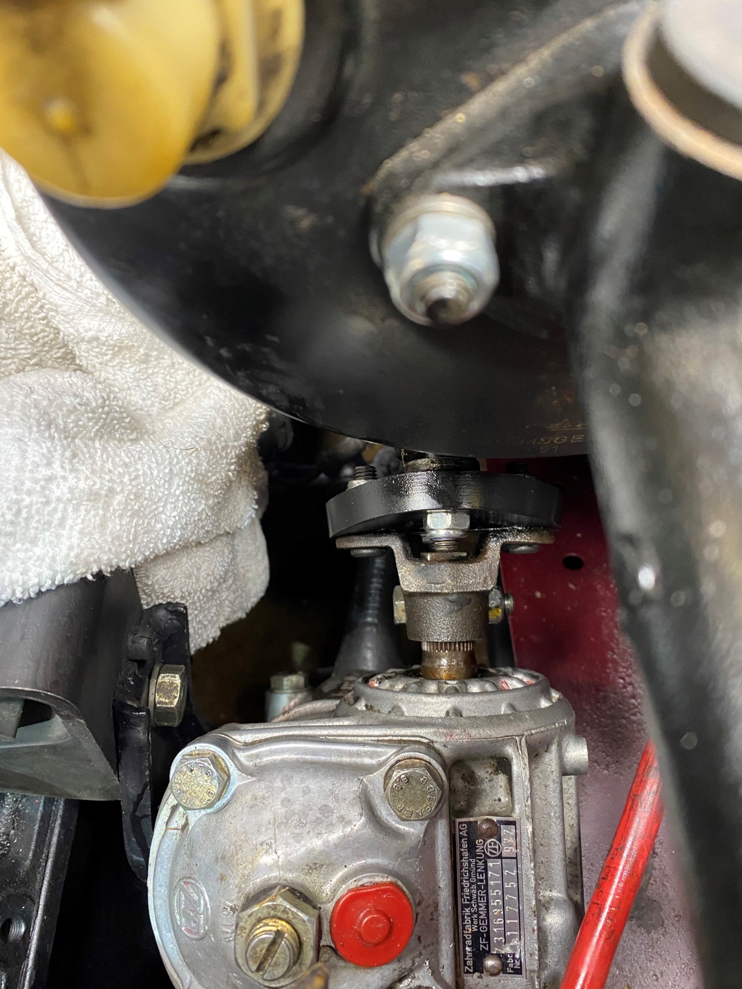 Acceptable deflection in gearbox steering flex disc? BMW 2002 and