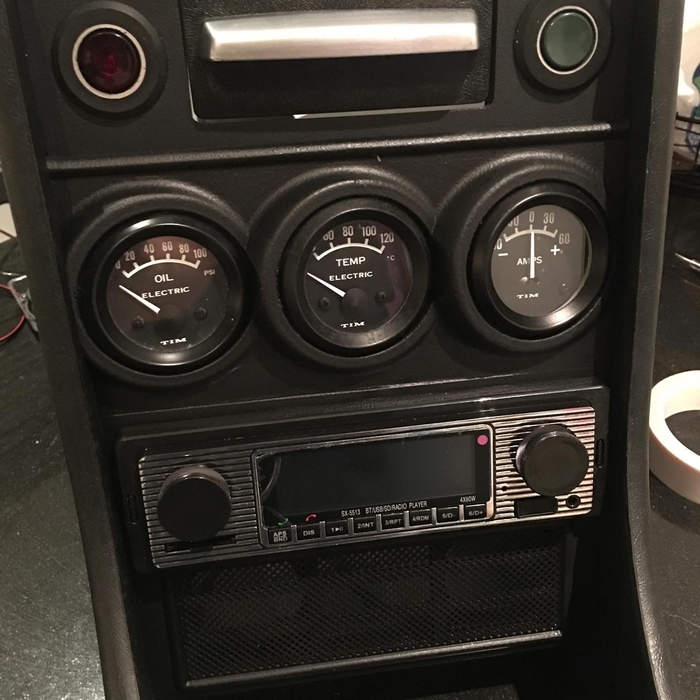 Retro radio - new products and ideas - BMW 2002 and other '02 - 2002FAQ