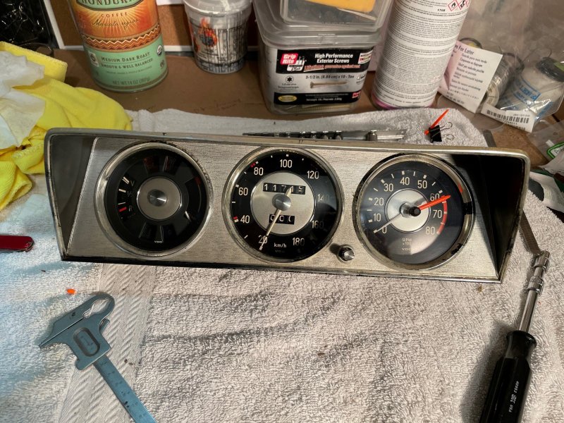 Speedometer glass removal ﻿ BMW 2002 and other '02