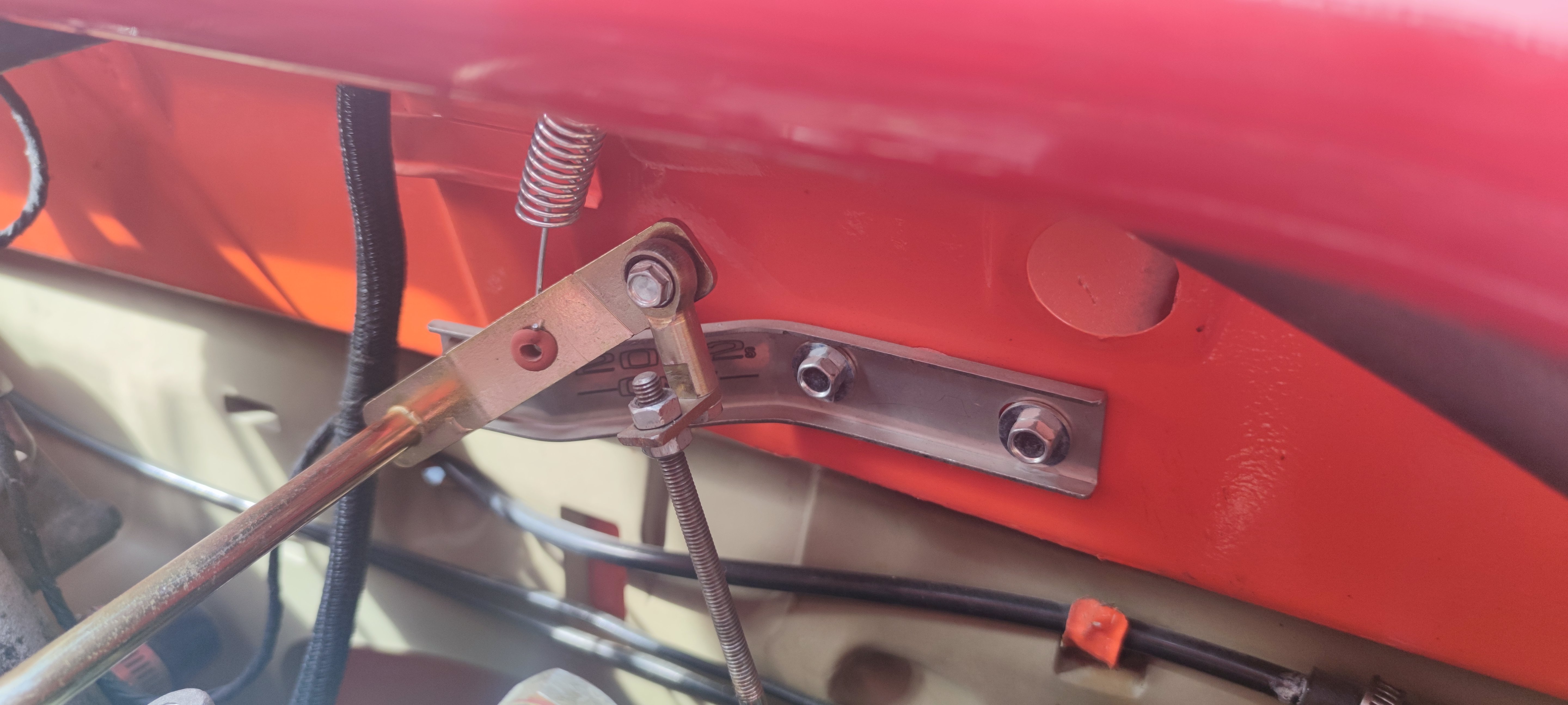 Loose throttle linkage ﻿ BMW 2002 and other '02