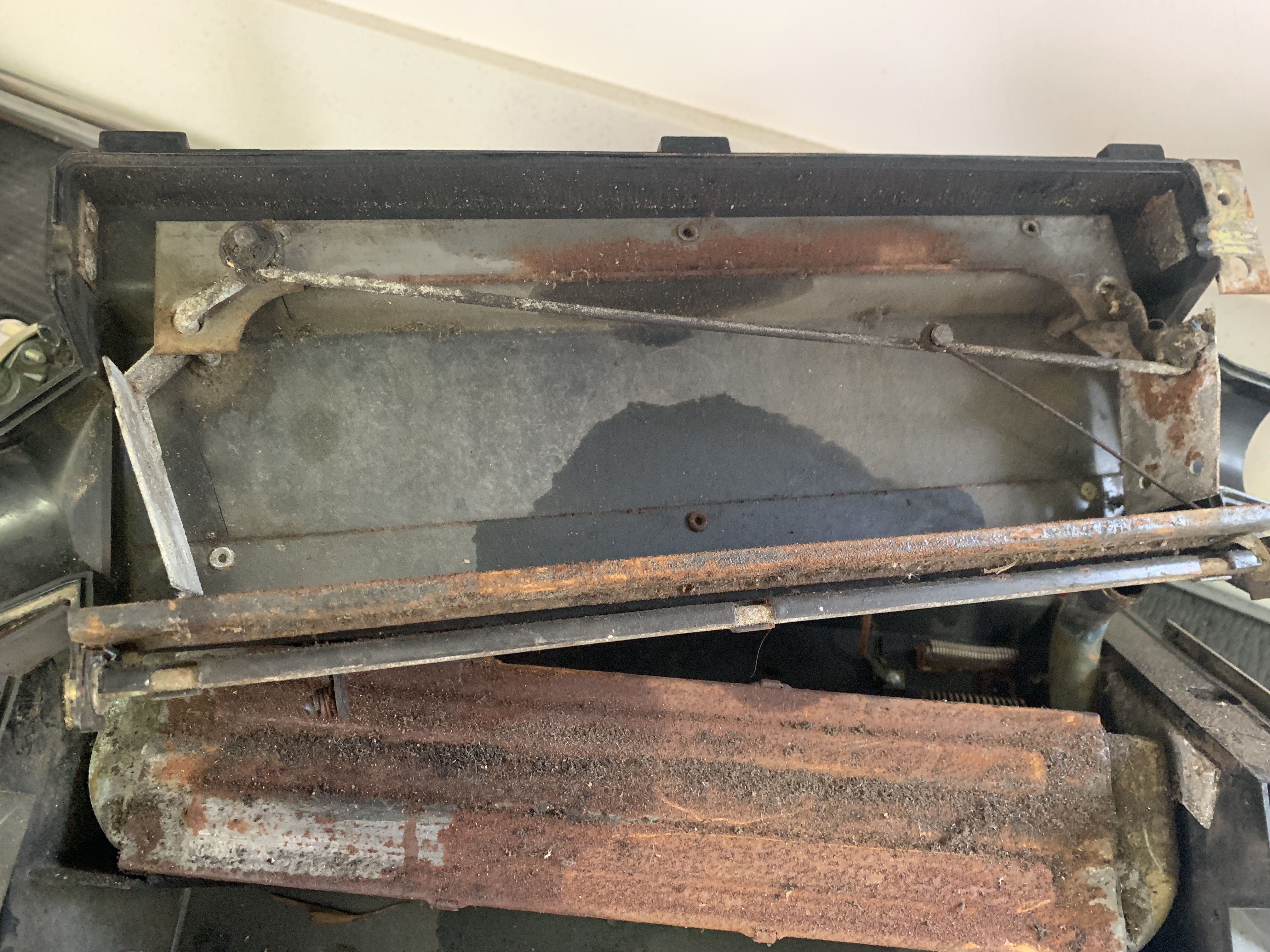 Heater Box Restoration ﻿ 1970 BMW 1600 Restoration (Nevada)