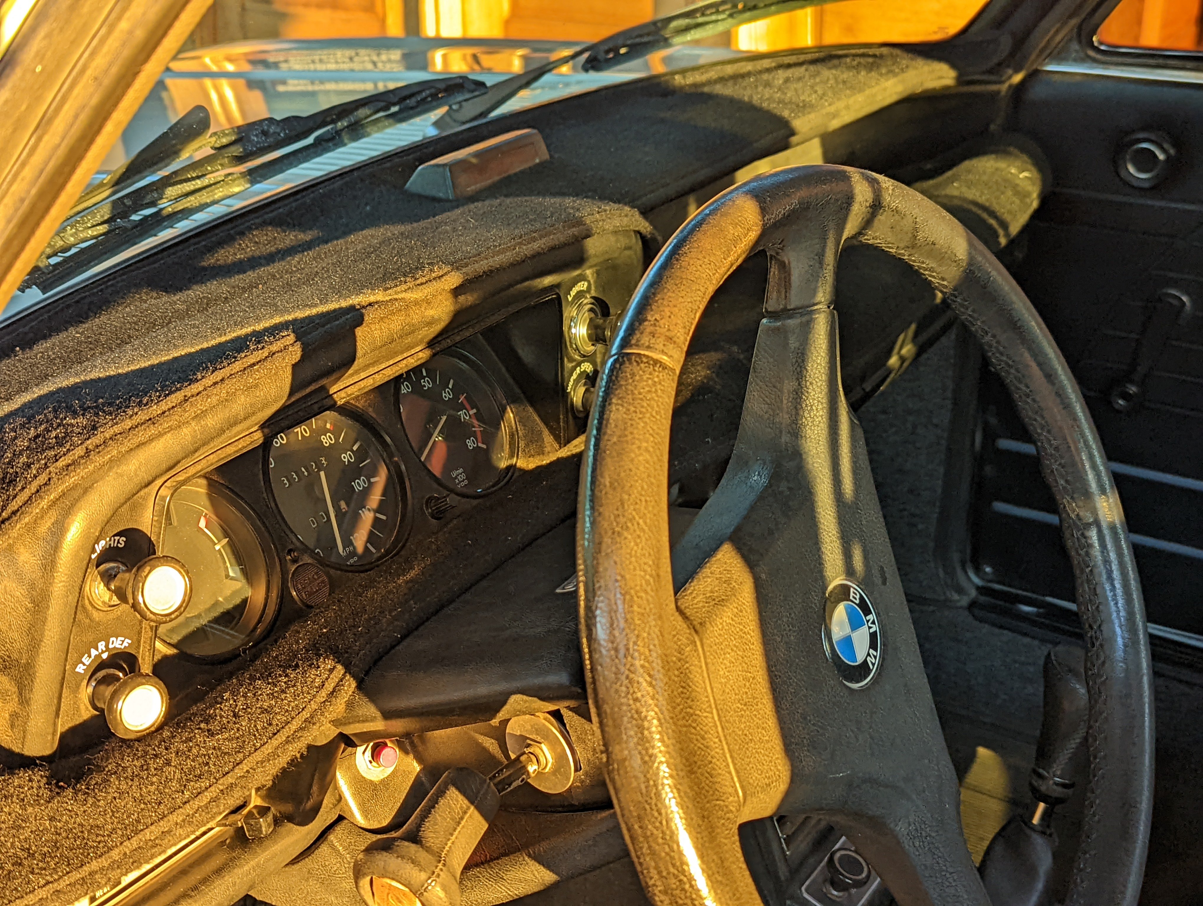 Any ideas on how to remove e24 steering wheel jammed on 02 ﻿ BMW 2002