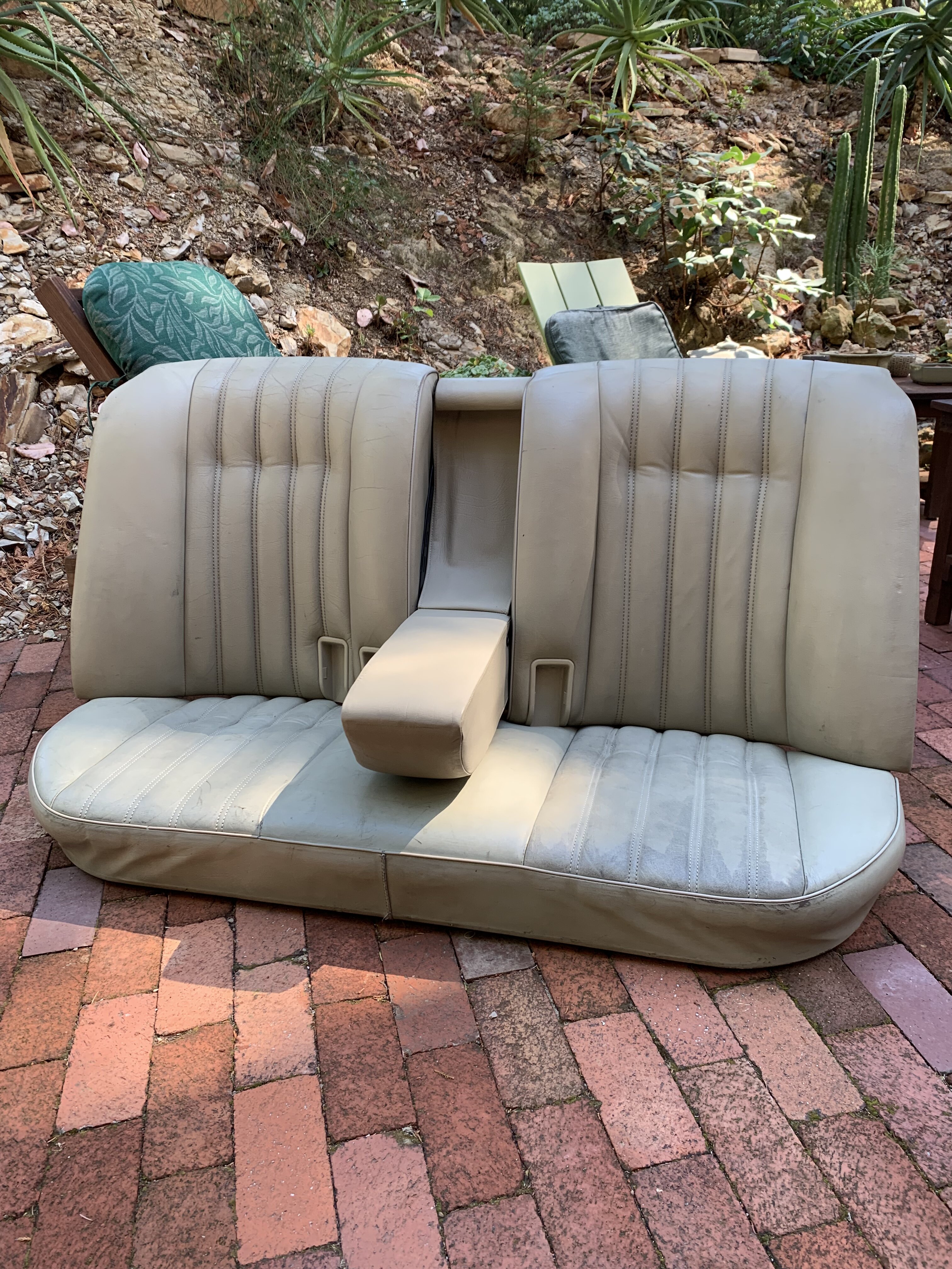 E28 rear seat - Miscellaneous - 2002FAQ