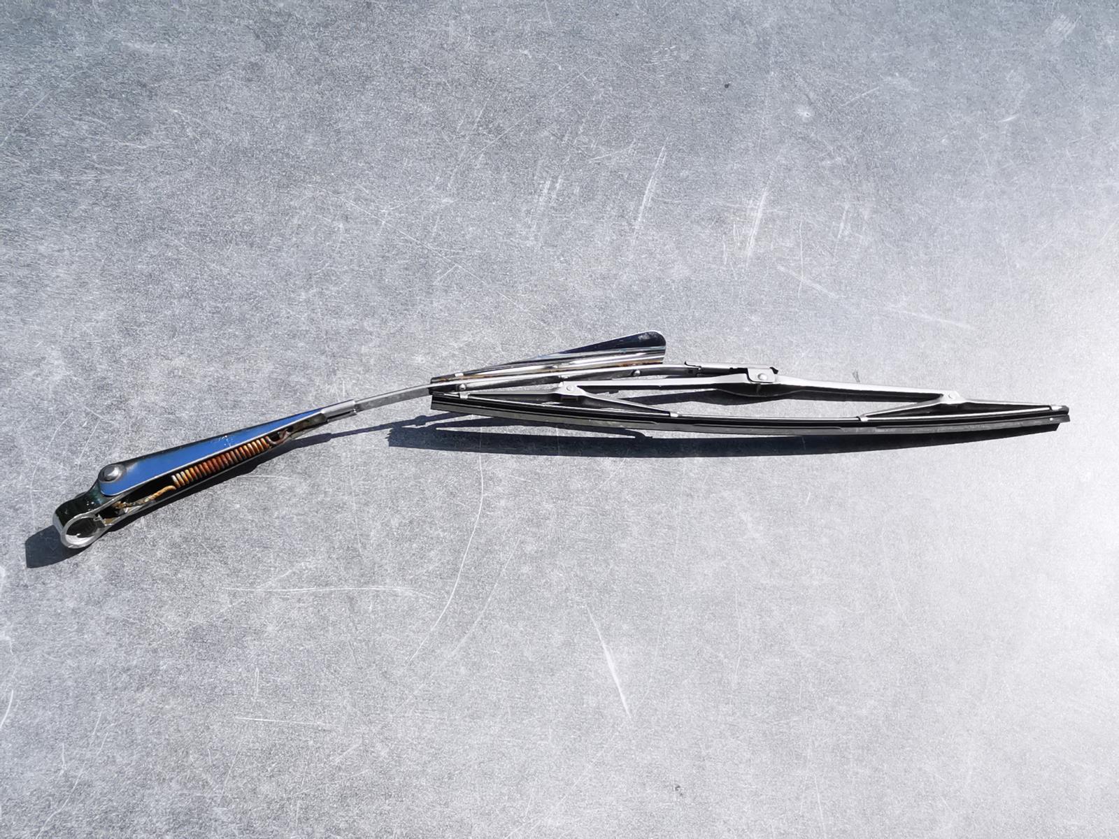 Wiper arm w/ deflector + blade, left side, Bosch BMW 2002 and Neue Klasse Parts For Sale BMW