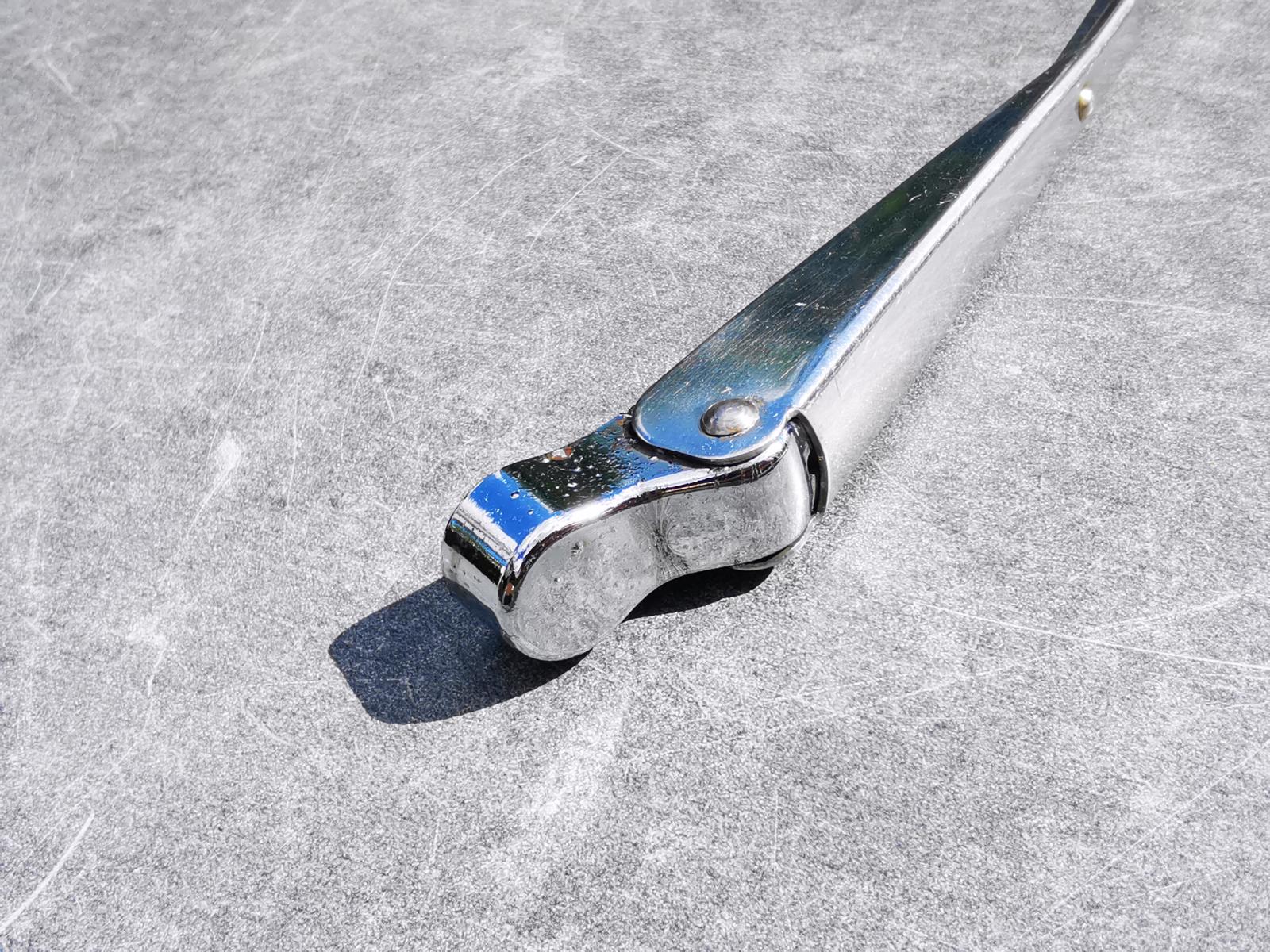 Wiper arm w/ deflector + blade, left side, Bosch BMW 2002 and Neue Klasse Parts For Sale BMW