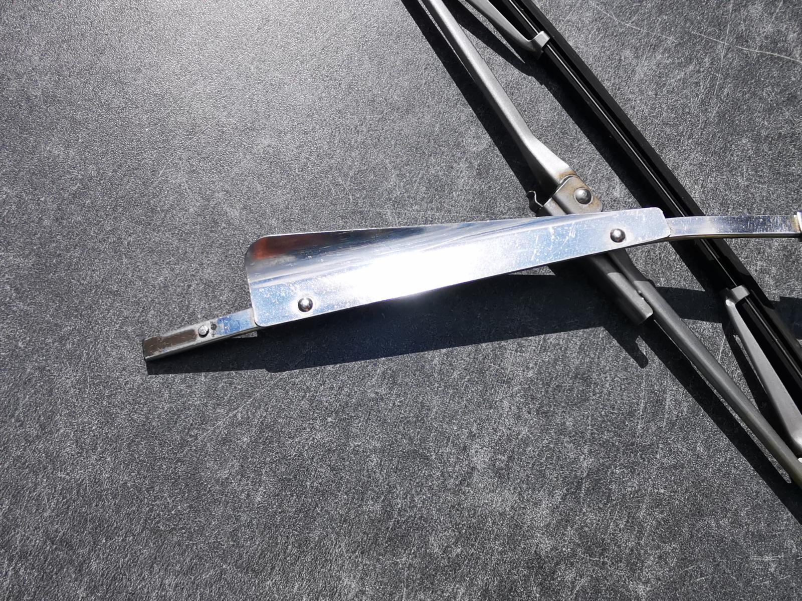 Wiper arm w/ deflector + blade, left side, Bosch BMW 2002 and Neue Klasse Parts For Sale BMW