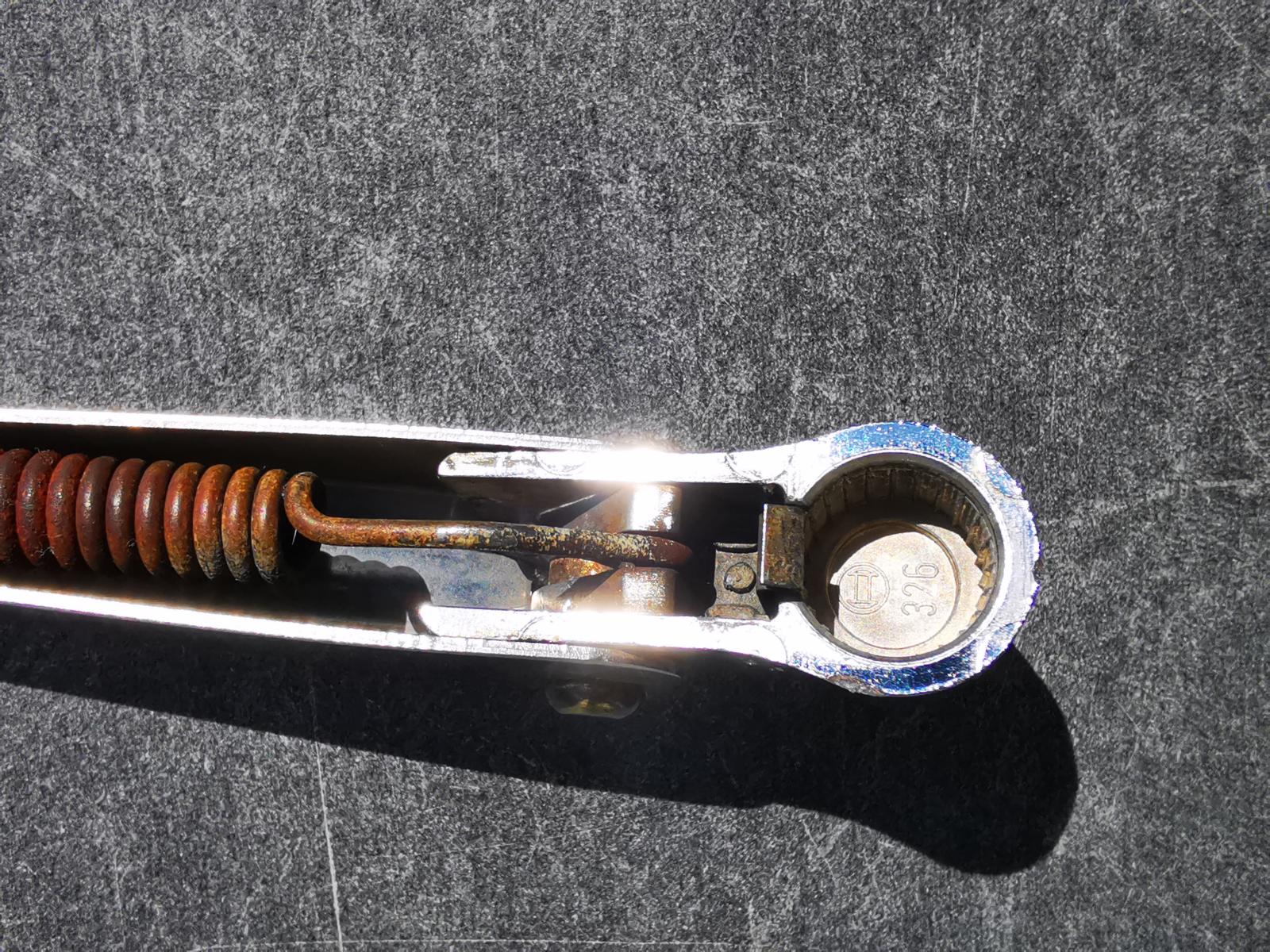 Wiper arm w/ deflector + blade, left side, Bosch BMW 2002 and Neue Klasse Parts For Sale BMW