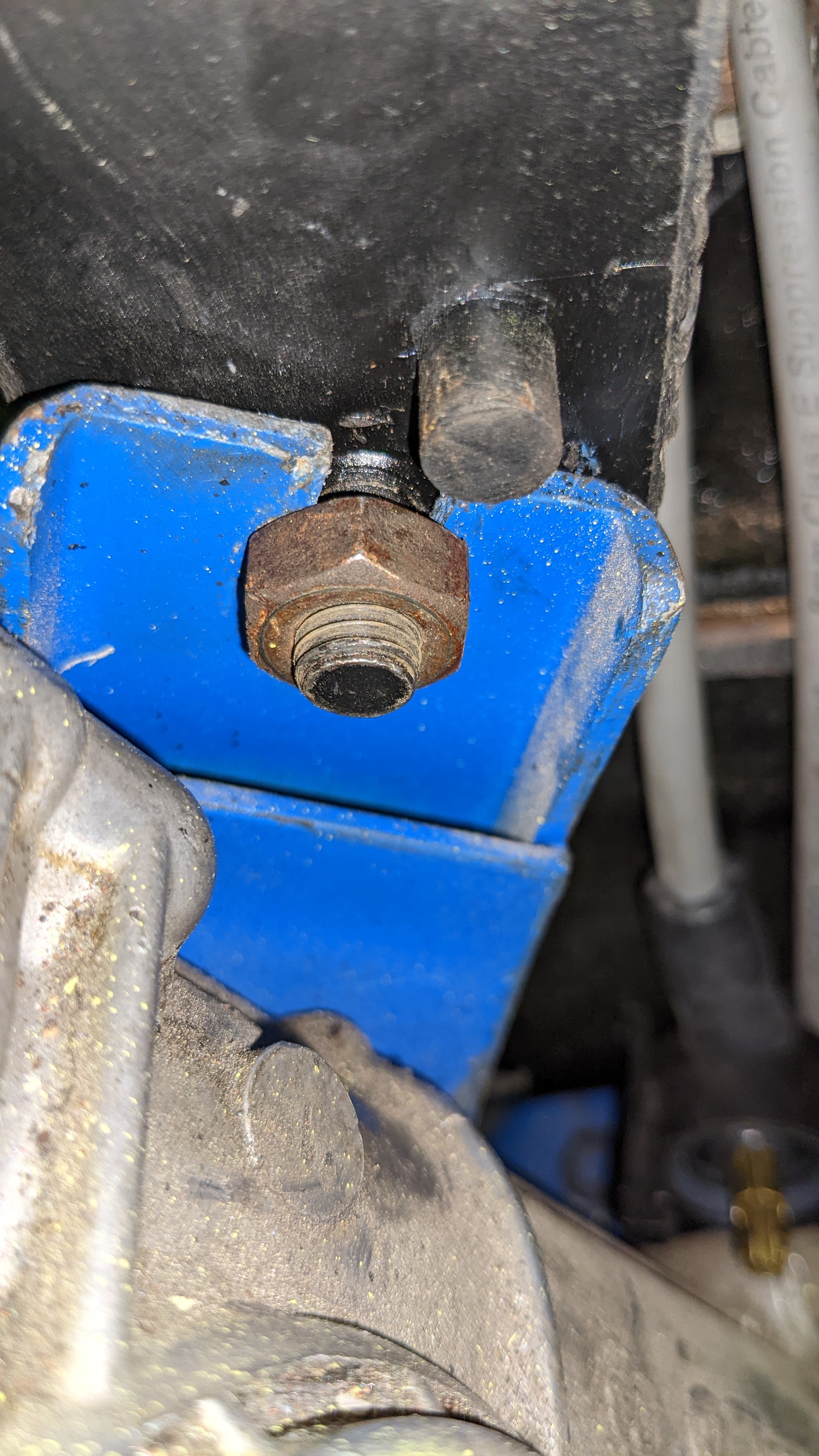 Problems locating engine and mounts into subframe ﻿ BMW 2002 and other '02
