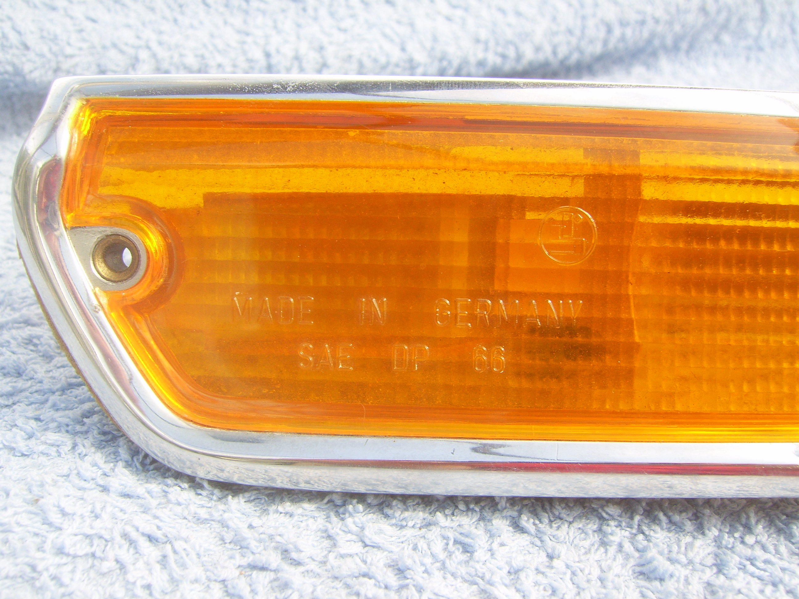 Pair Of Turn Signal Lights - Left & Right - Fits OE 5976643 & 5976644