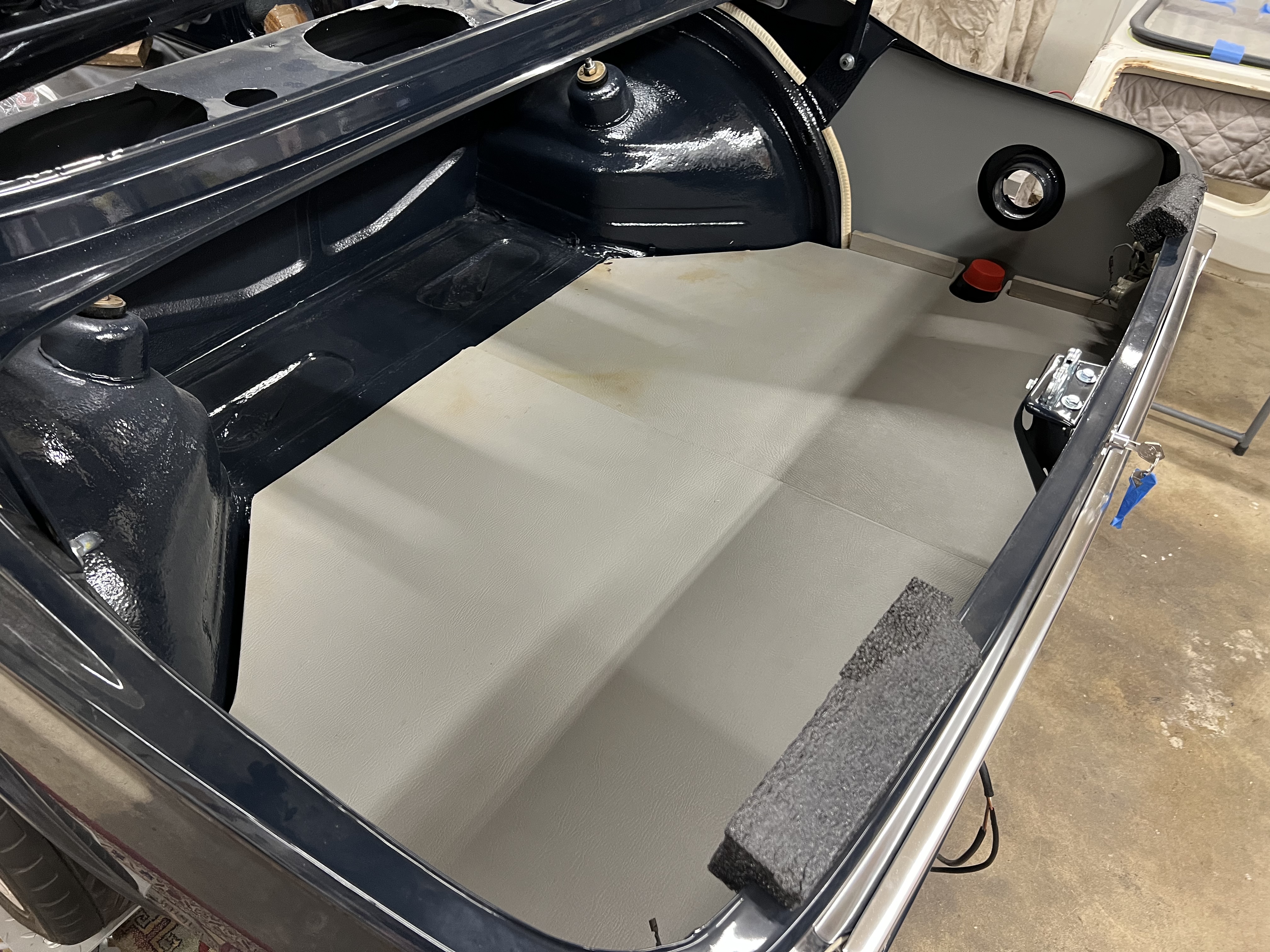 Treating the Vinyl? Trunk Panels - BMW 2002 and other '02 - 2002FAQ