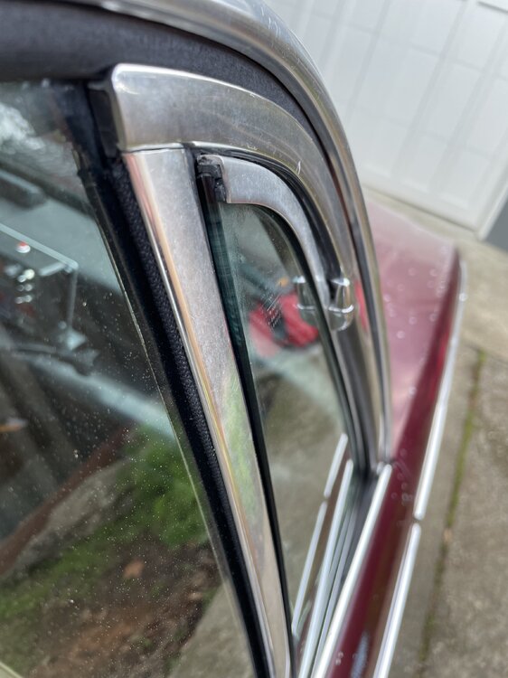 passenger wing window not closing all the way ﻿ BMW 2002 and other '02