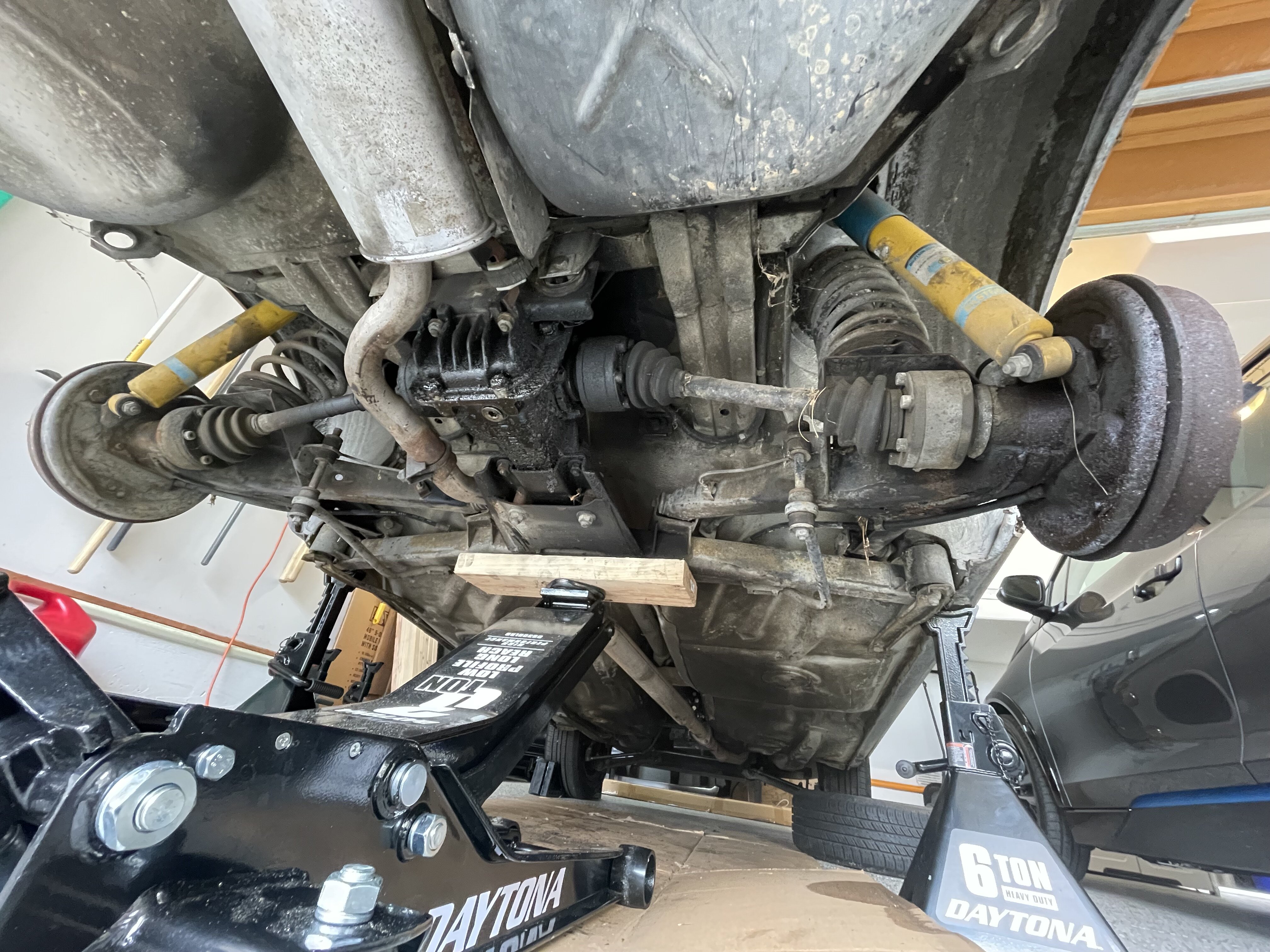 Rear suspension refresh - essential to drop the diff? - BMW 2002 and ...