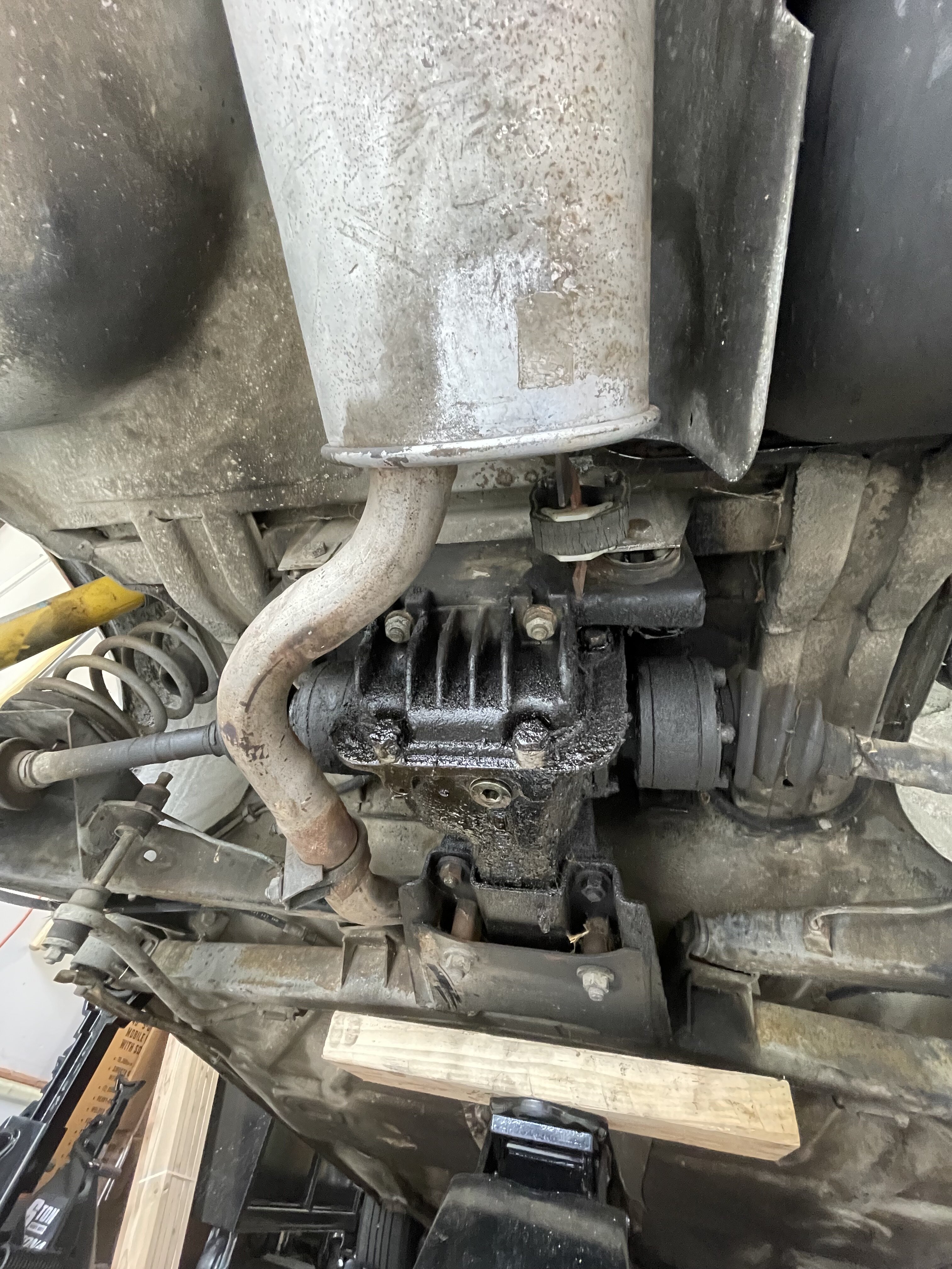 Rear suspension refresh - essential to drop the diff? - BMW 2002 and ...