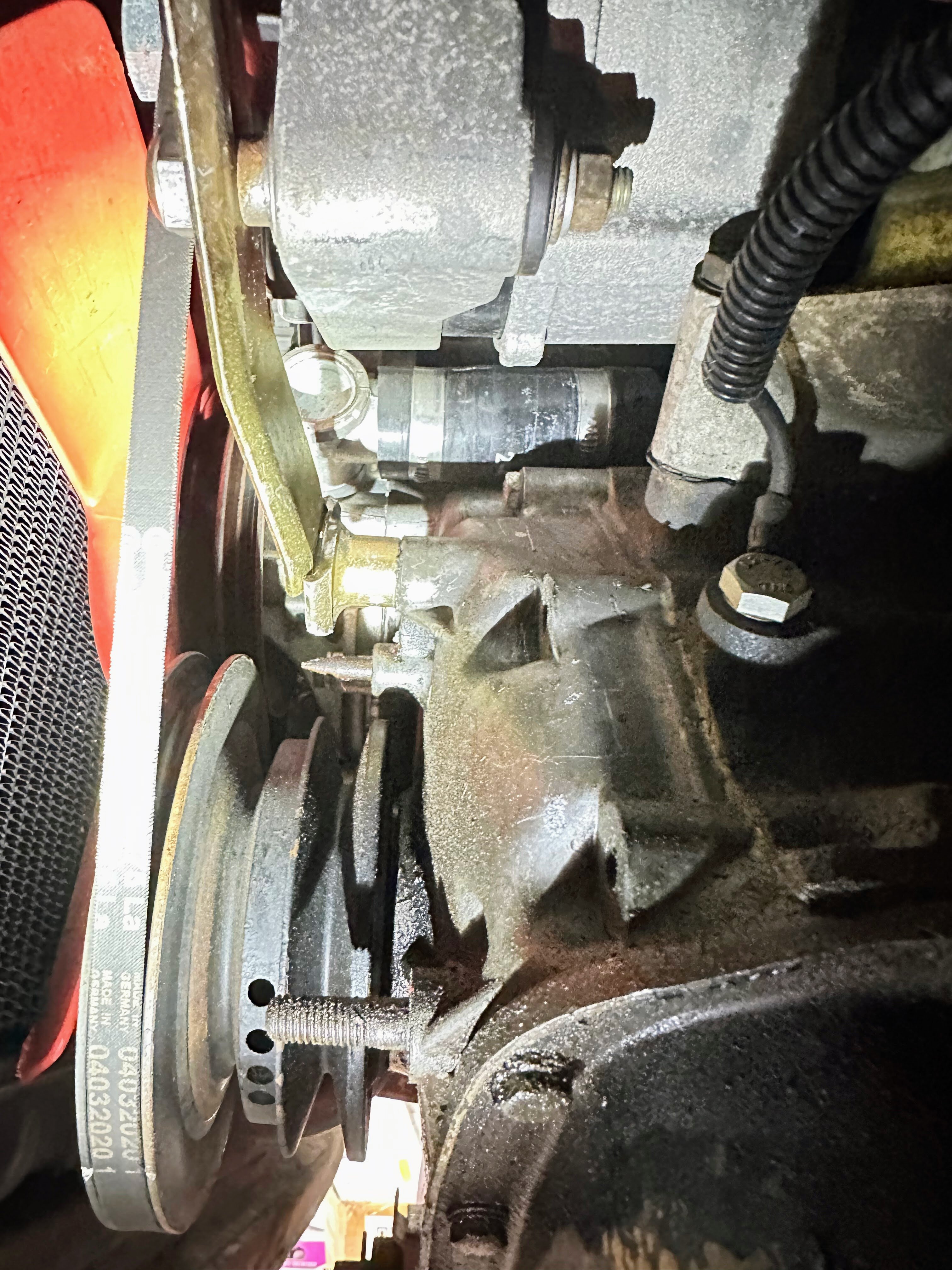 Broken lower E30 alternator bracket help ﻿ BMW 2002 and other '02