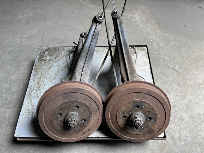 e21 larger rear brake set up ﻿ Brakes