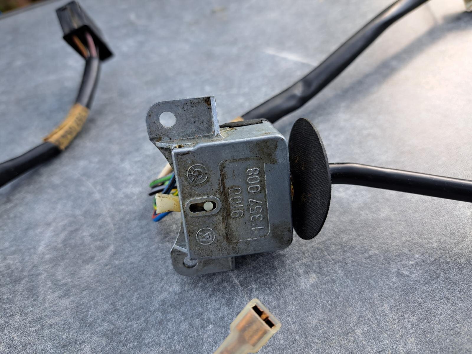 Late turn indicator switch and wiper switch w/o interval ﻿ Electrical and Ignition