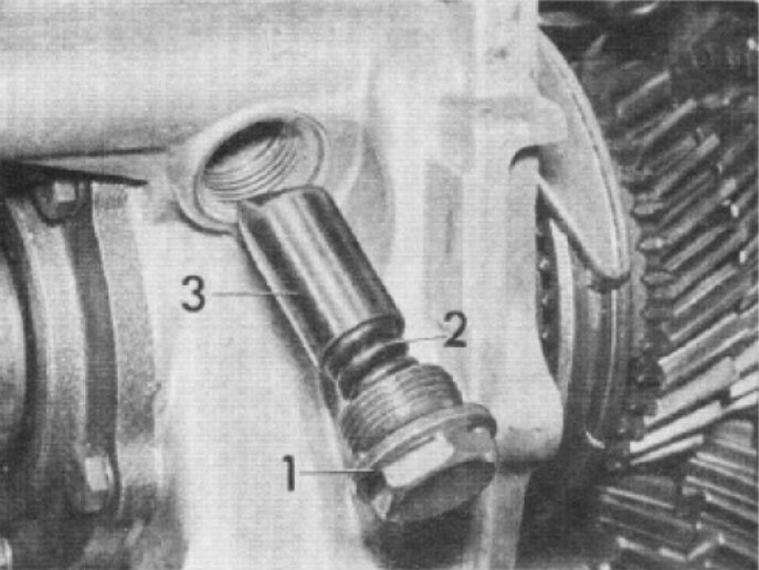 Gearbox leak 2002 e10 4 speed ﻿ BMW 2002 and other '02