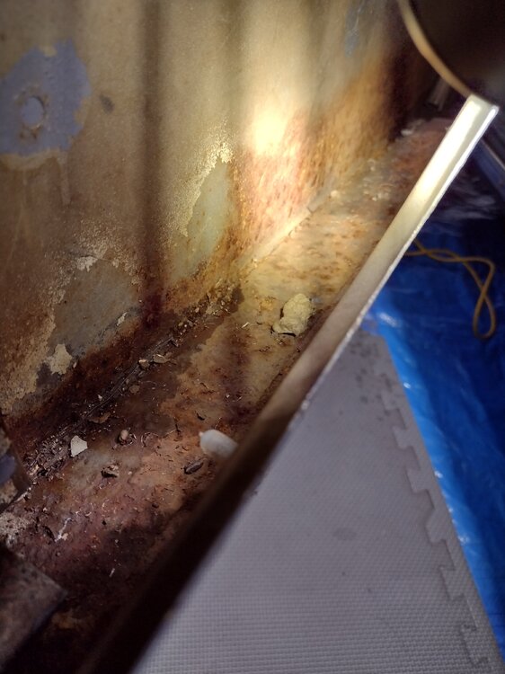 Rust inside door frame - BMW 2002 and other '02 - 2002FAQ