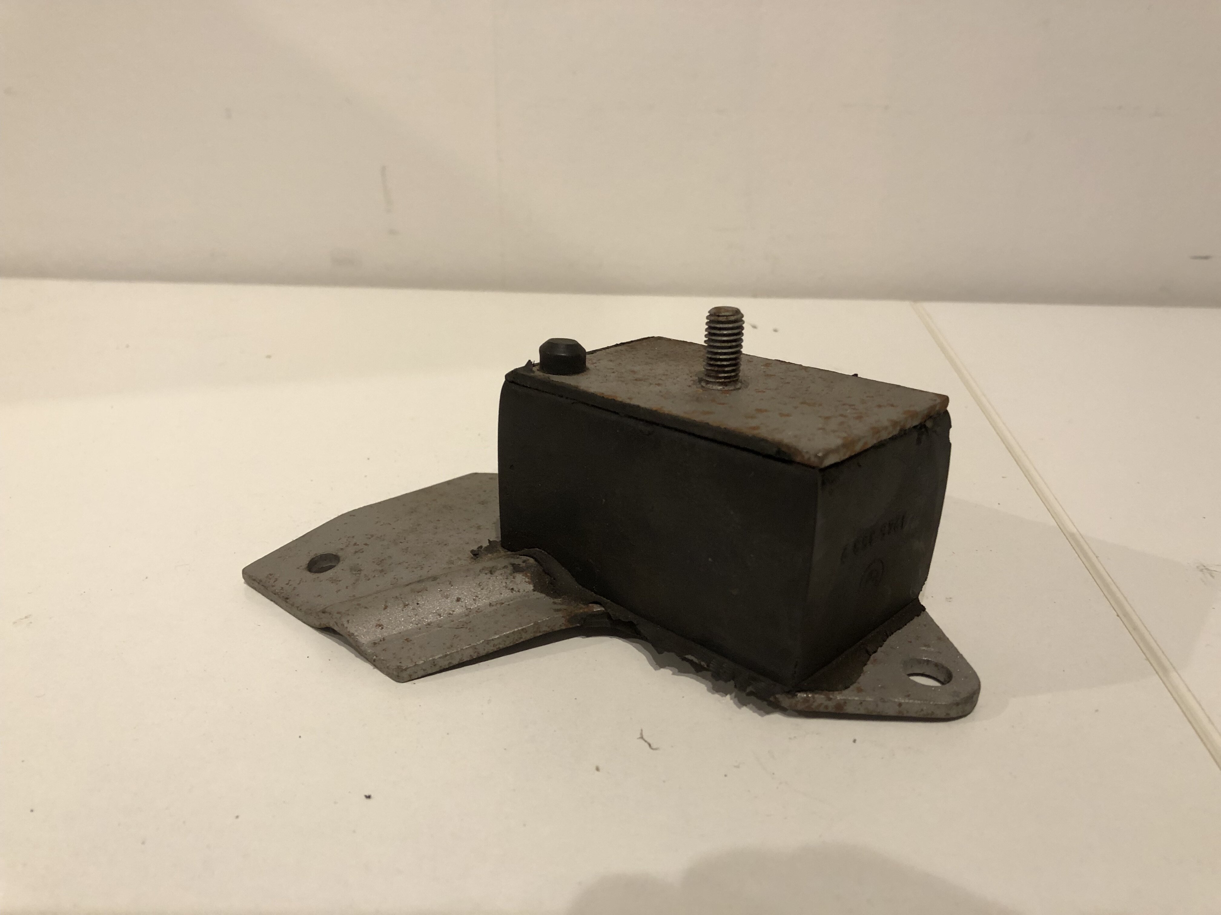 BMW 2002 Turbo E10 engine mounting right 11811245353 |﻿ Engine and