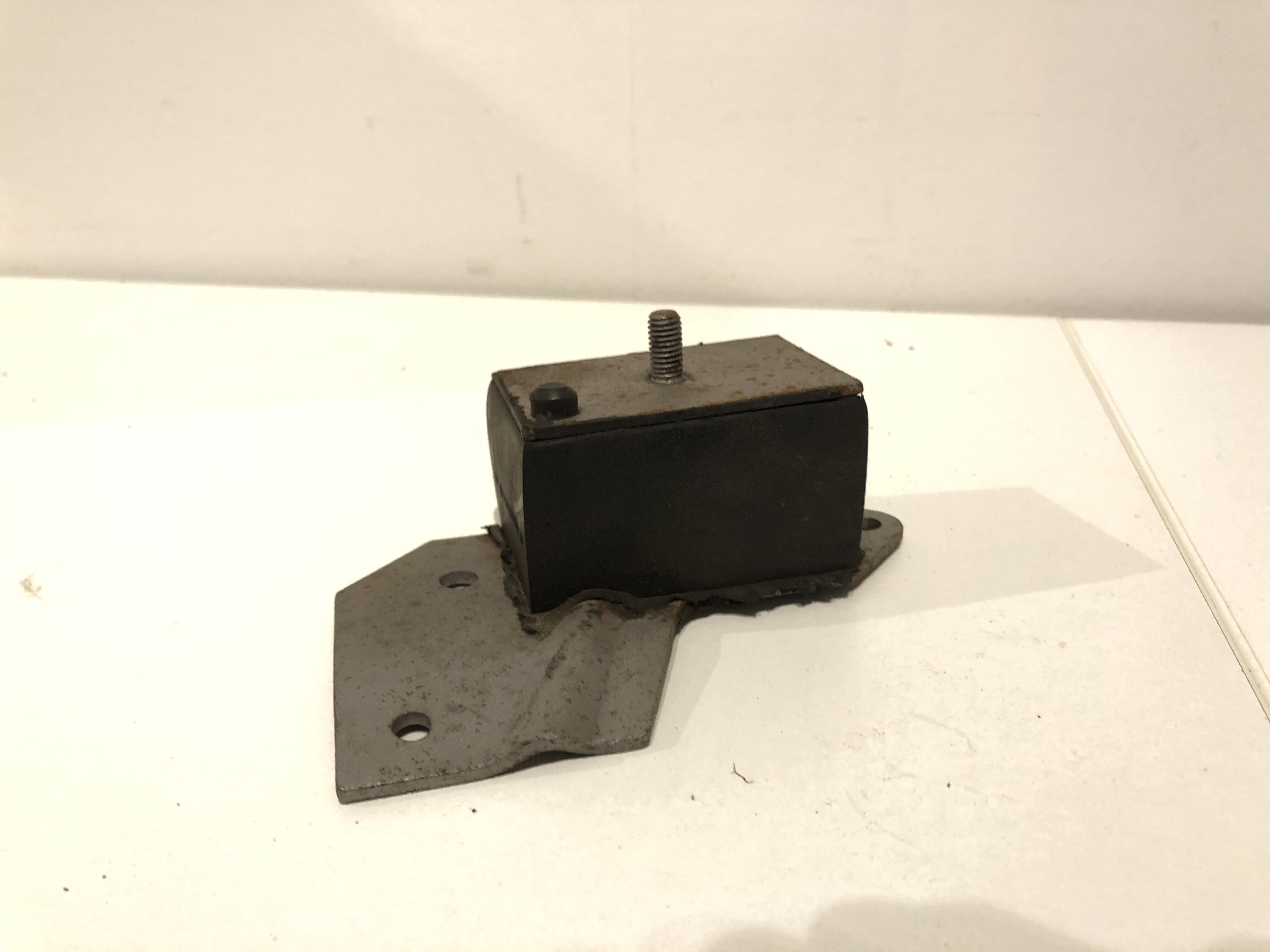 BMW 2002 Turbo E10 engine mounting right 11811245353 |﻿ Engine and