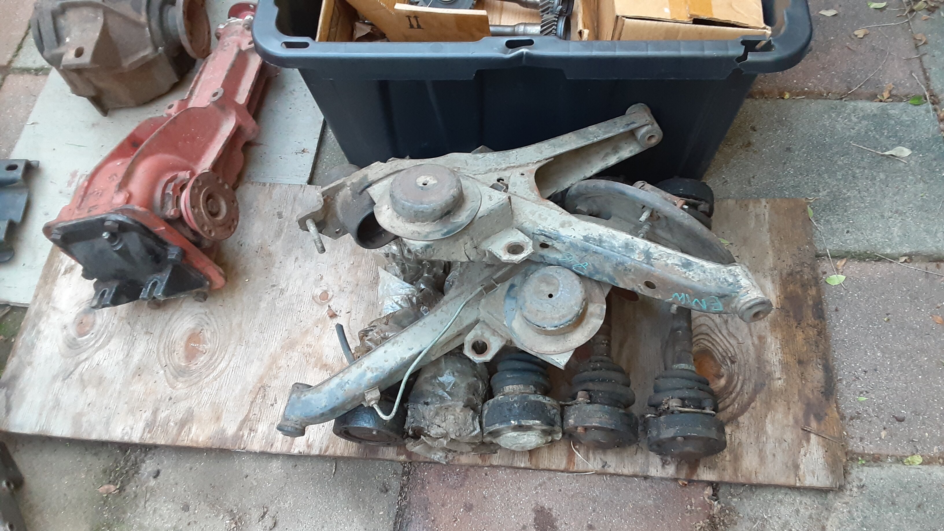 Diff Blocks ZF 5-speed, longneck diff, blocks, bumpers, more - Engine and ...