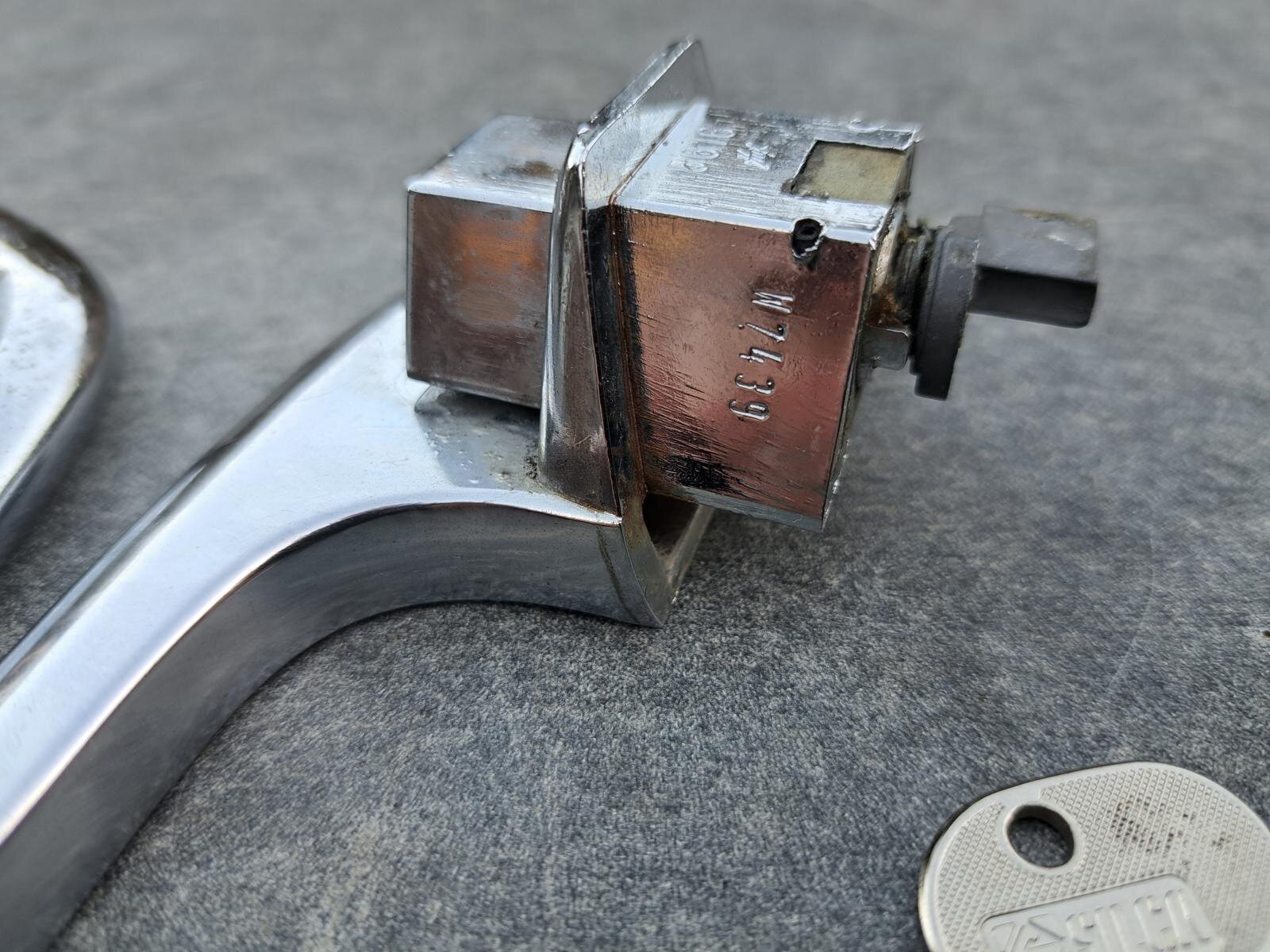 Door lock left + right w/new key, matching numbers - Body and Interior ...